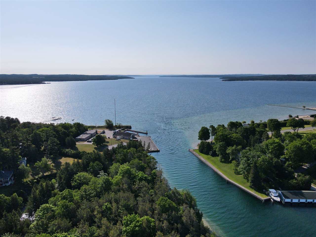 Charlevoix, Michigan, 49720, United States, 5 Bedrooms Bedrooms, ,5 BathroomsBathrooms,Residential,For Sale,1948614