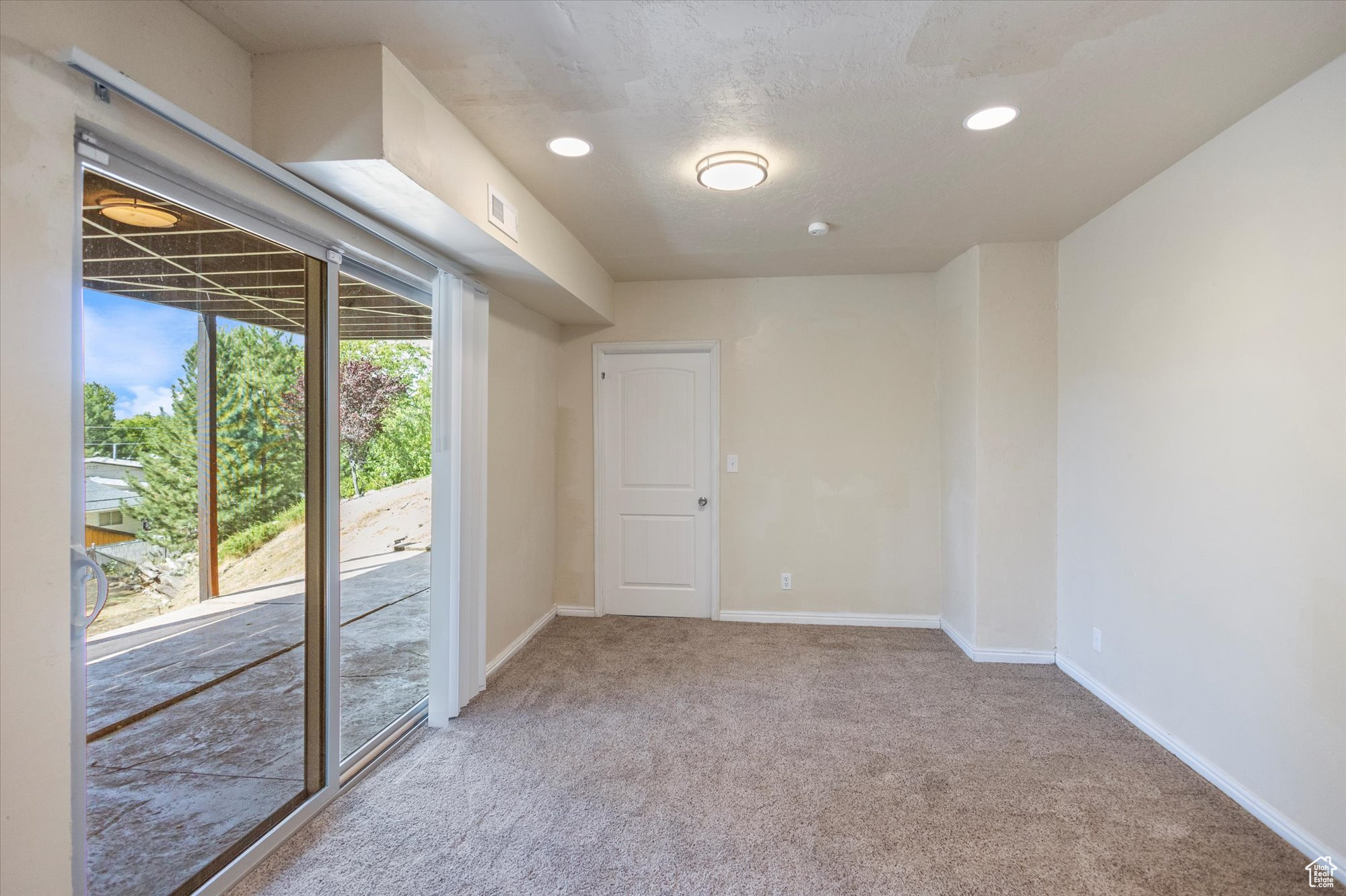 Sandy, Utah, 84093, United States, 7 Bedrooms Bedrooms, ,Residential,For Sale,1974331