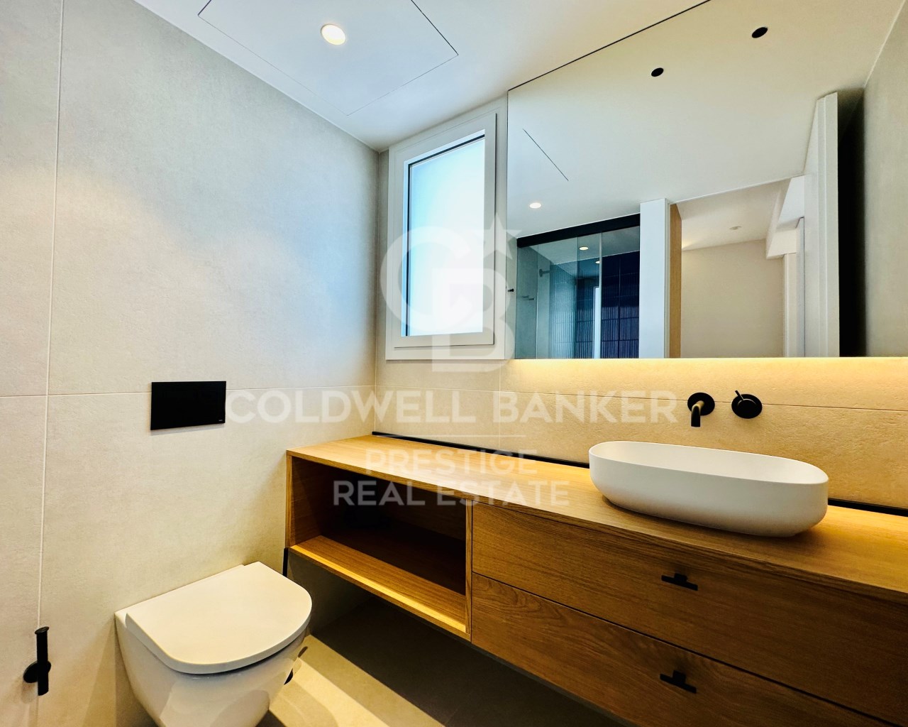 Barcelona, Catalonia, ES, 3 Bedrooms Bedrooms, ,2 BathroomsBathrooms,Residential,For Sale,1949795