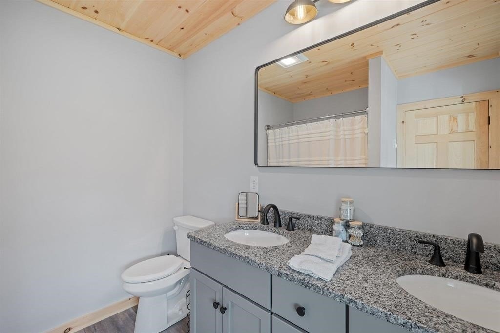 Thornton, New Hampshire, 03285, United States, 3 Bedrooms Bedrooms, ,3 BathroomsBathrooms,Residential,For Sale,1944653