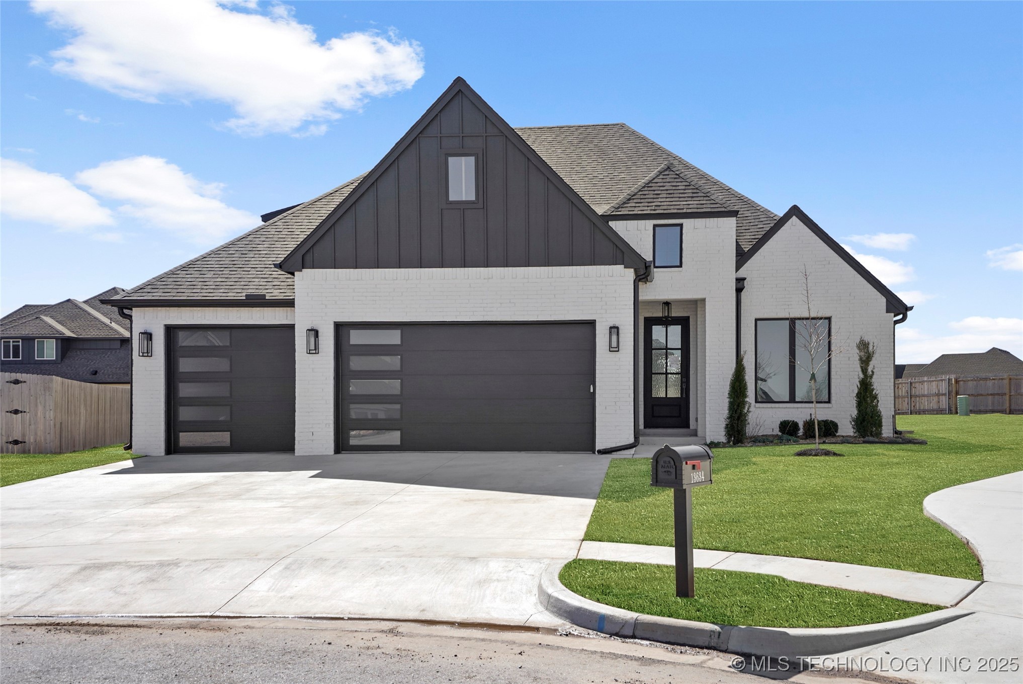 Bixby, Oklahoma, 74008, United States, 4 Bedrooms Bedrooms, ,4 BathroomsBathrooms,Residential,For Sale,1827435