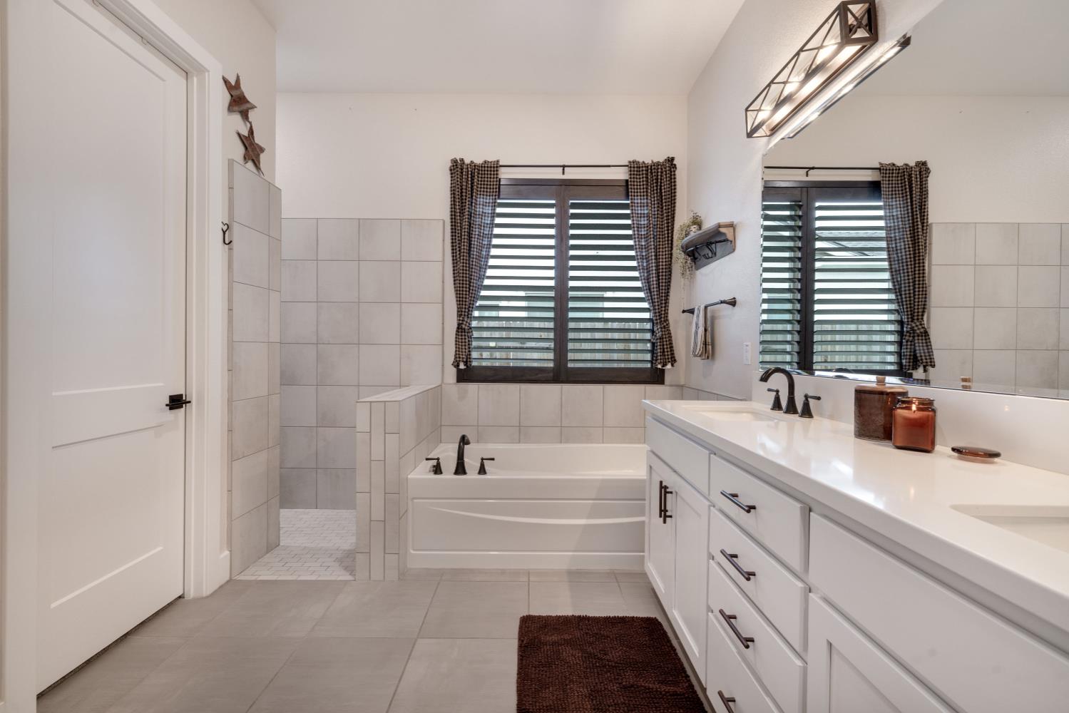 Roseville, California, 95747, United States, 3 Bedrooms Bedrooms, ,2 BathroomsBathrooms,Residential,For Sale,2002190