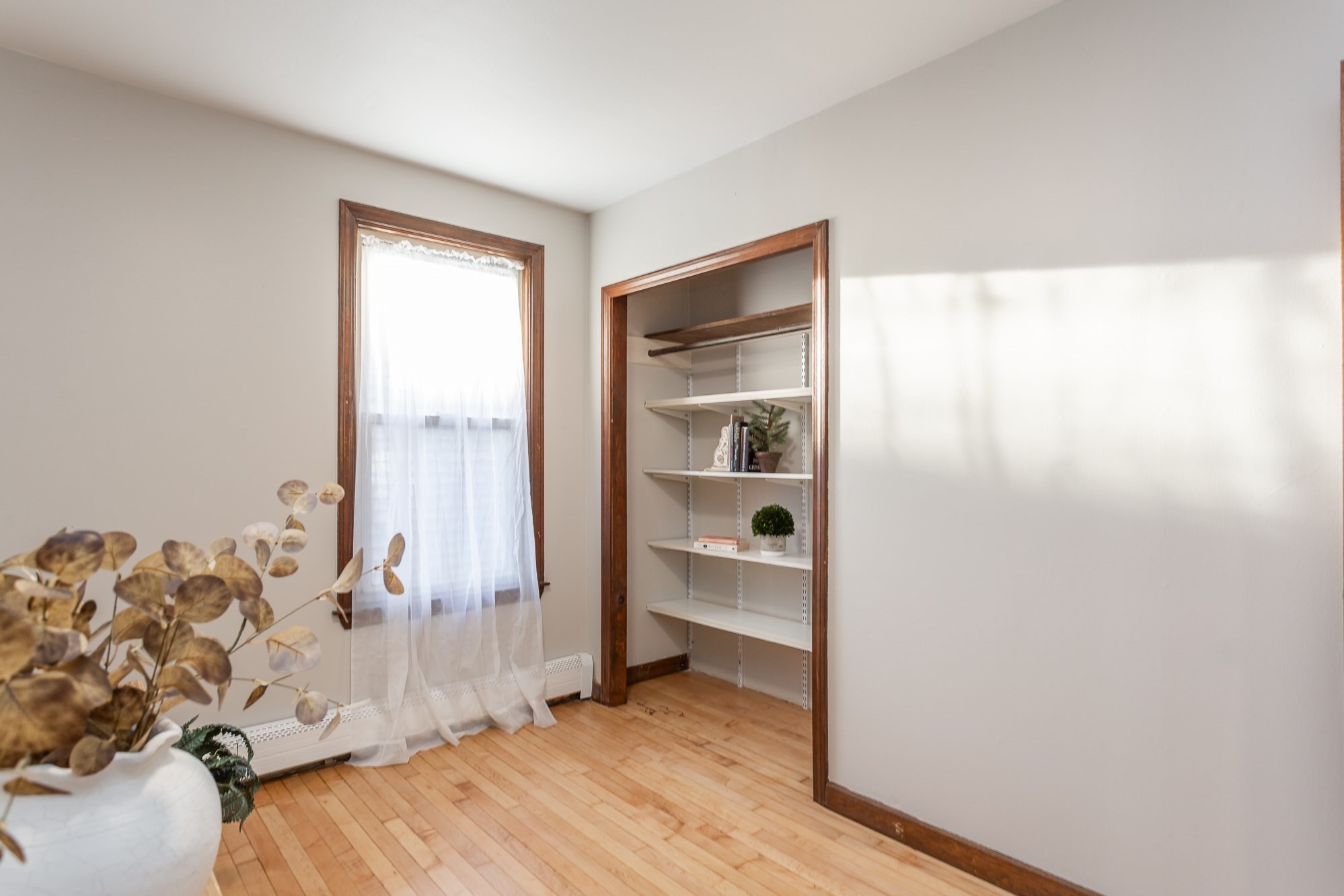 New Bedford, Massachusetts, 02744, United States, 7 Bedrooms Bedrooms, ,2 BathroomsBathrooms,Residential,For Sale,2012325