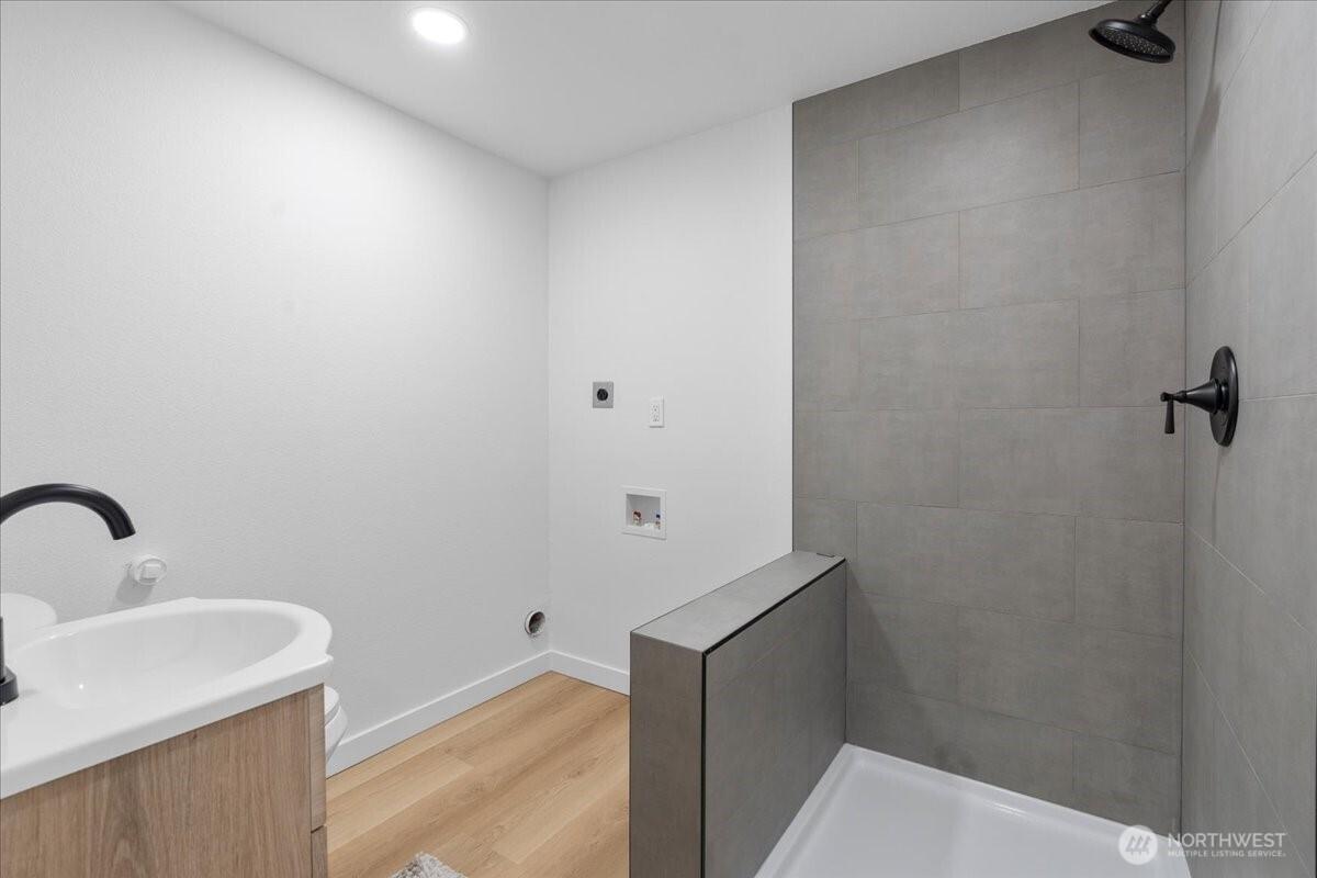 TACOMA, Washington, 98404, United States, 3 Bedrooms Bedrooms, ,2 BathroomsBathrooms,Residential,For Sale,1987479