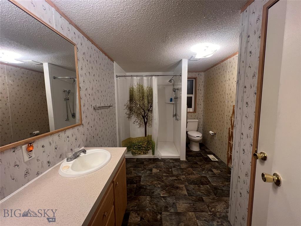Butte, Montana, 59701, United States, 4 Bedrooms Bedrooms, ,2 BathroomsBathrooms,Residential,For Sale,1882095