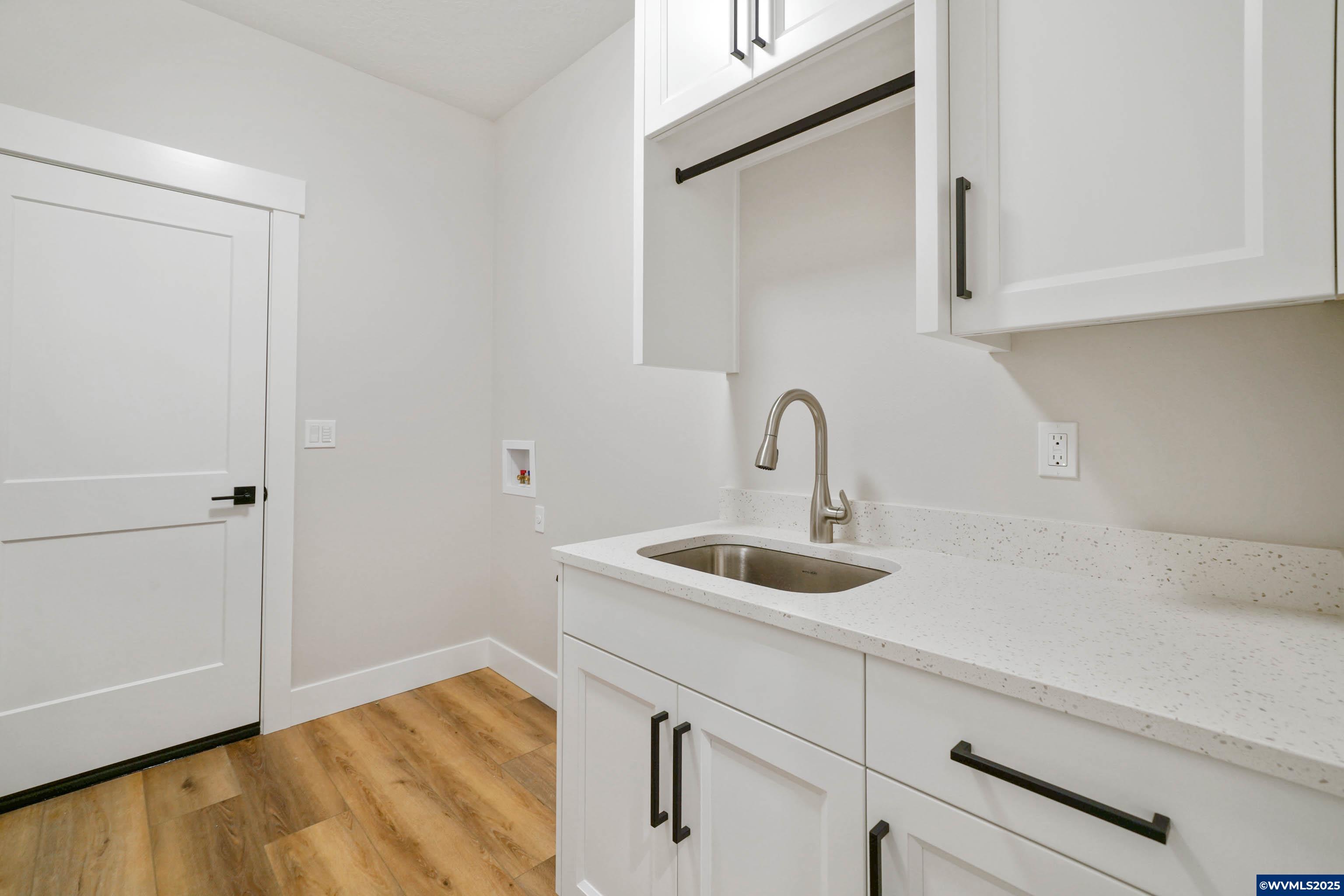Salem, Oregon, 97306, United States, 3 Bedrooms Bedrooms, ,2 BathroomsBathrooms,Residential,For Sale,1856917