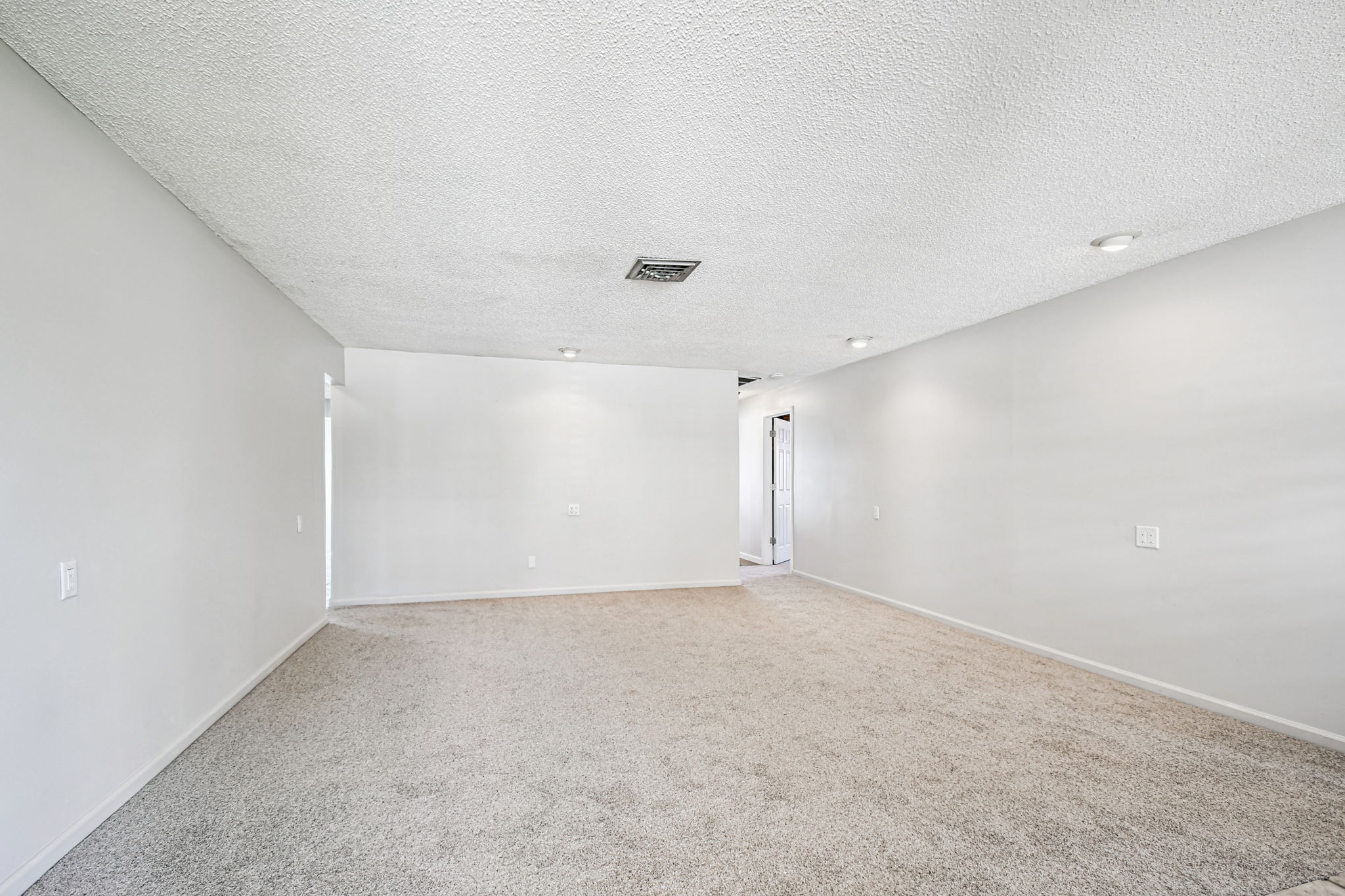 Madeira Beach, Florida, 33708, United States, 4 Bedrooms Bedrooms, ,2 BathroomsBathrooms,Residential,For Sale,2005483