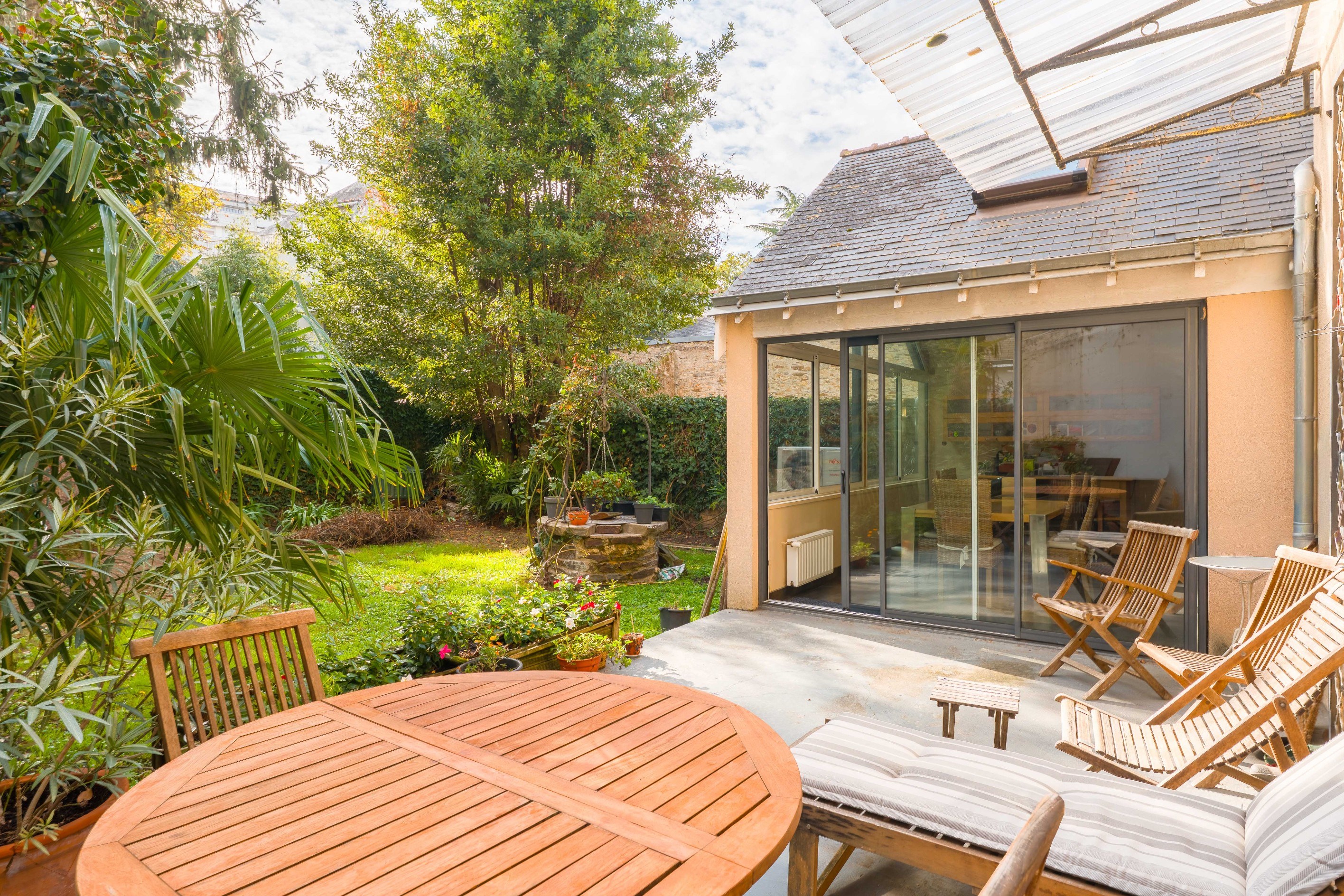  200 sqm family home with garden, just a 5-minute walk from the city centre. - 物件實景