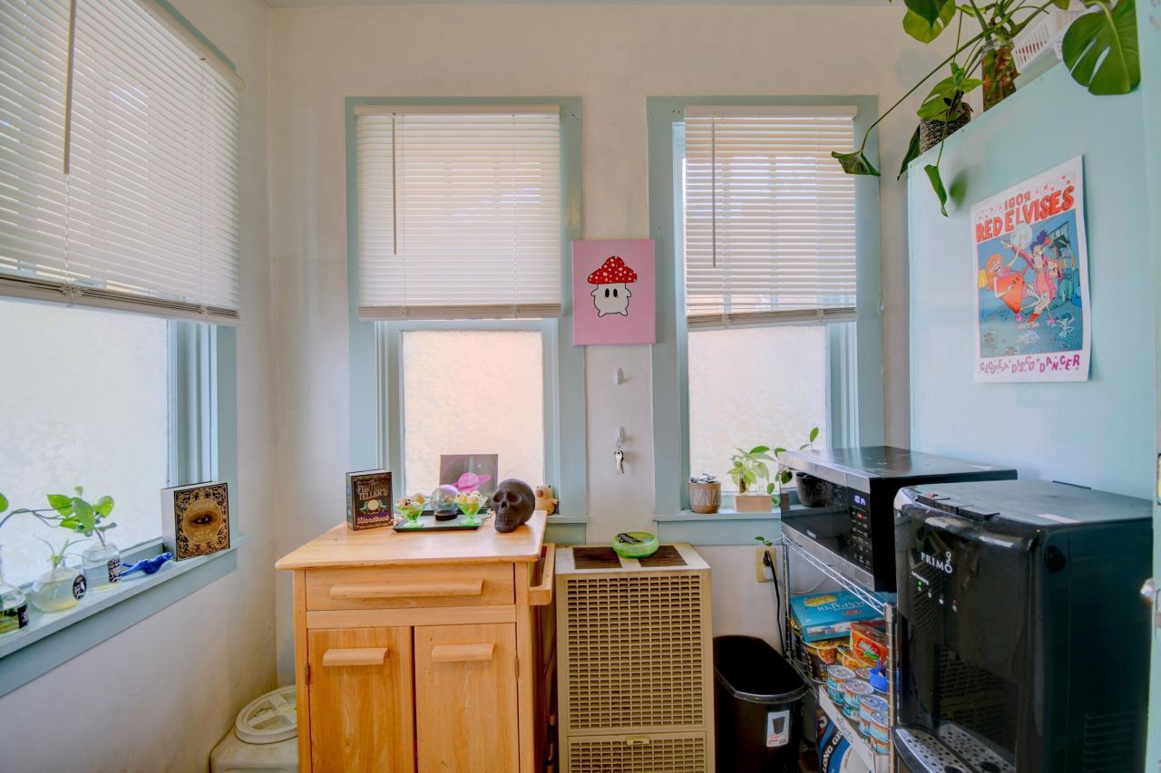 Albuquerque, New Mexico, 87106, United States, 4 Bedrooms Bedrooms, ,3 BathroomsBathrooms,Residential,For Sale,1963751