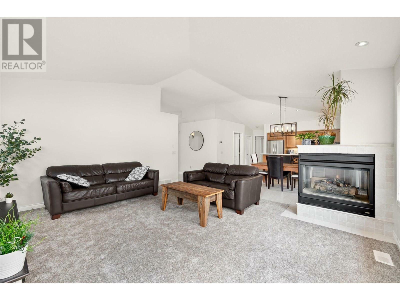 KELOWNA, British Columbia, V1W 4K9, CA, 4 Bedrooms Bedrooms, ,3 BathroomsBathrooms,Residential,For Sale,1865422