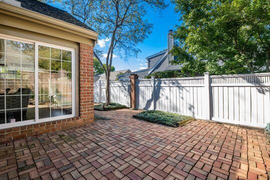 Upper Arlington, Ohio, 43220, United States, 3 Bedrooms Bedrooms, ,3 BathroomsBathrooms,Residential,For Sale,1987809