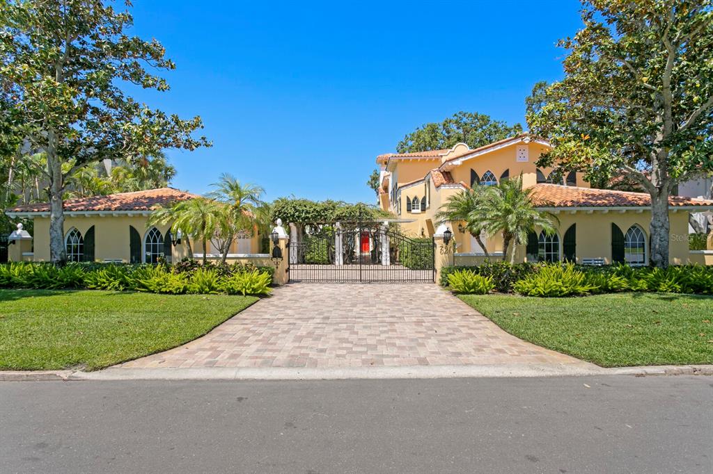 St Petersburg, Florida, 33704, United States, 4 Bedrooms Bedrooms, ,5 BathroomsBathrooms,Residential,For Sale,1794031
