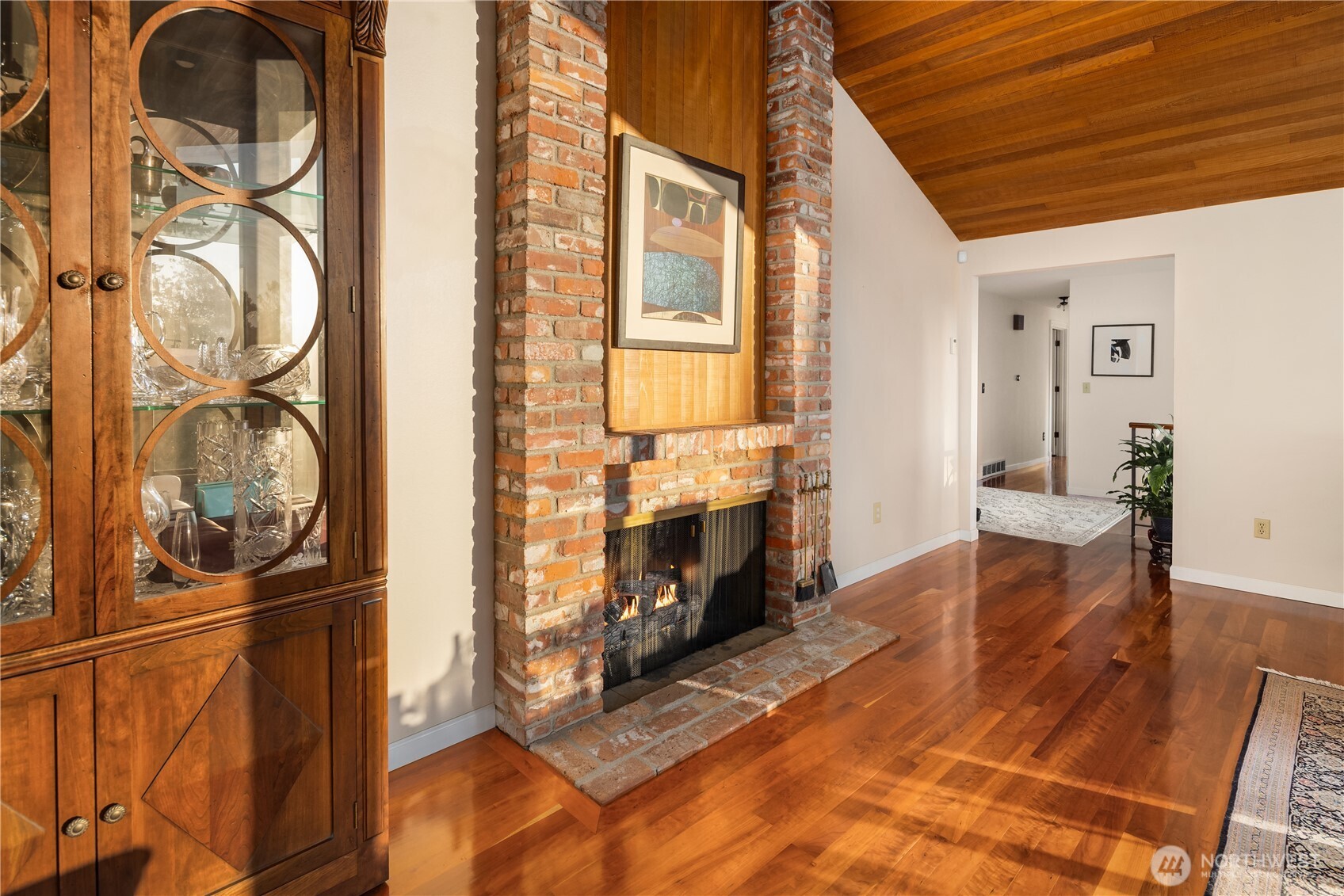 Mercer Island, Washington, 98040, United States, 4 Bedrooms Bedrooms, ,1 BathroomBathrooms,Residential,For Sale,1901418