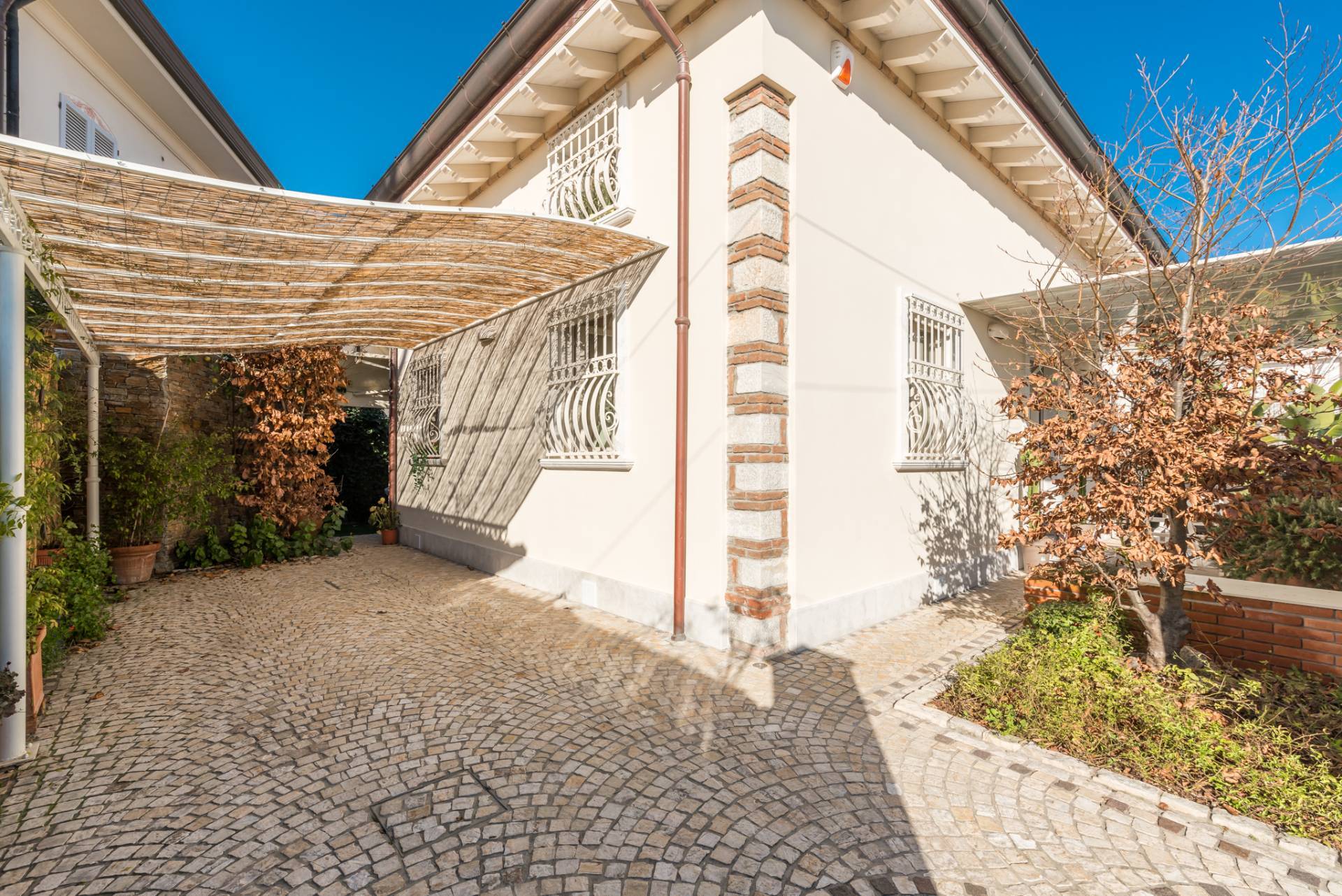 Via Piave, Forte dei Marmi, Lucca, 55042, IT, 4 Bedrooms Bedrooms, ,4 BathroomsBathrooms,Residential,For Sale,Via Piave,1630004