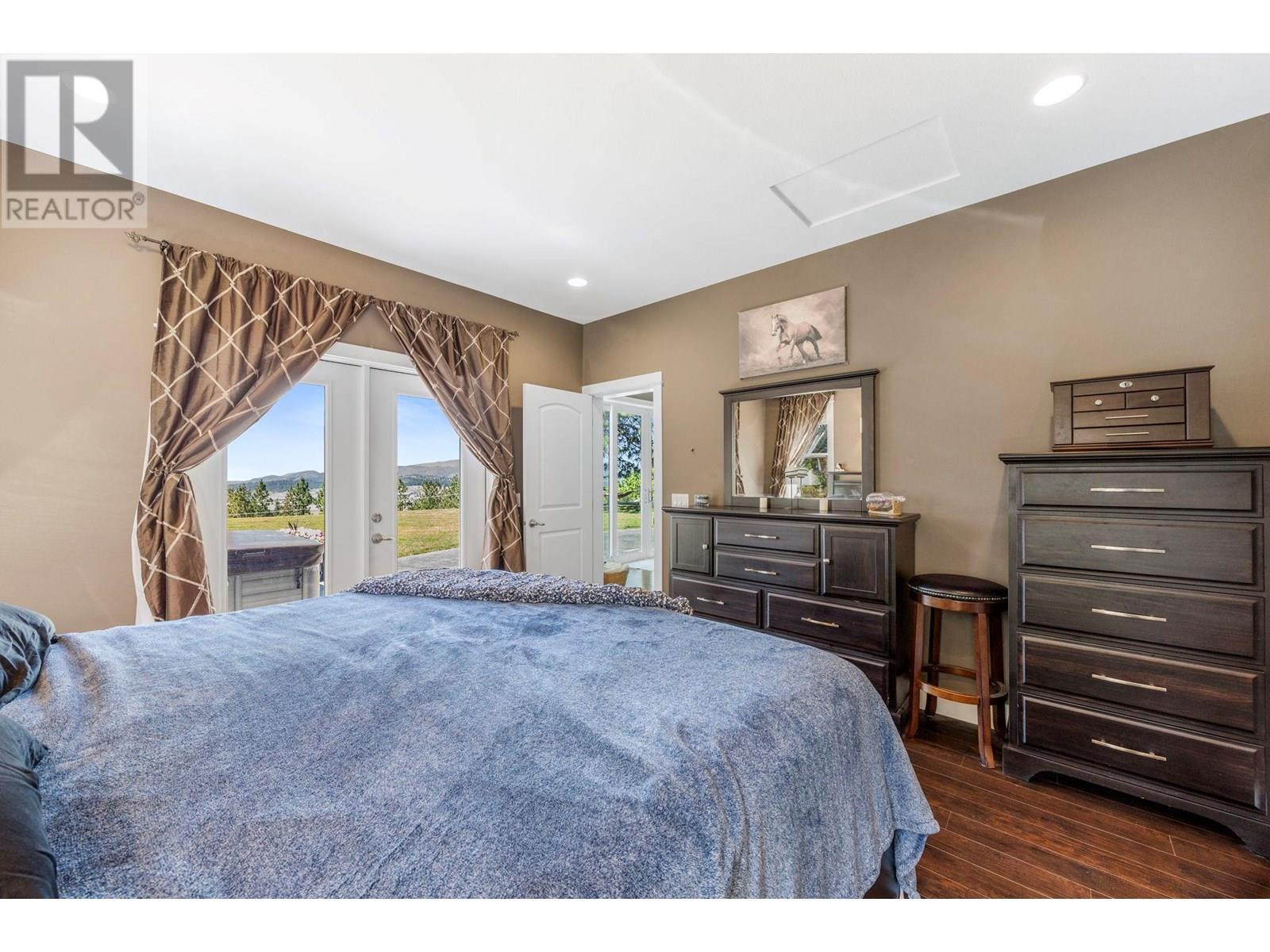 KELOWNA, British Columbia, V1X 7V3, CA, 4 Bedrooms Bedrooms, ,2 BathroomsBathrooms,Residential,For Sale,1948769