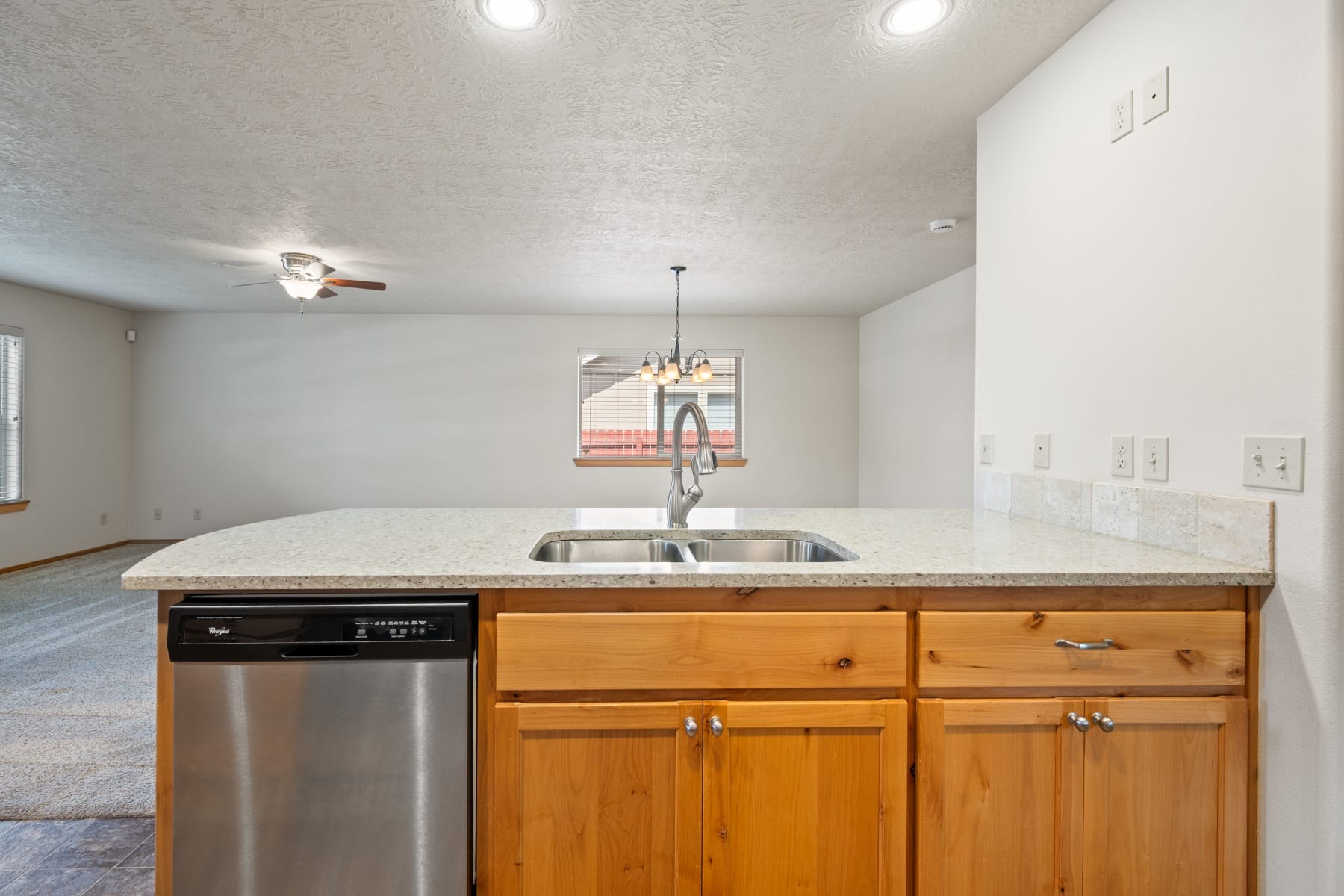  2330 NW 10th Street Redmond, OR 97756 - 物件實景
