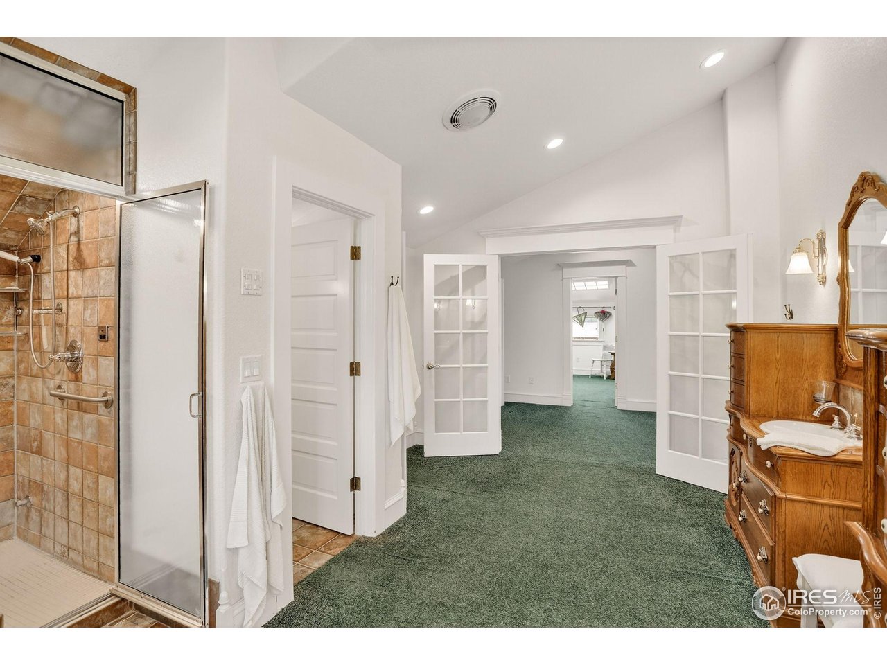 Lafayette, Colorado, 80026, United States, 5 Bedrooms Bedrooms, ,5 BathroomsBathrooms,Residential,For Sale,1991447