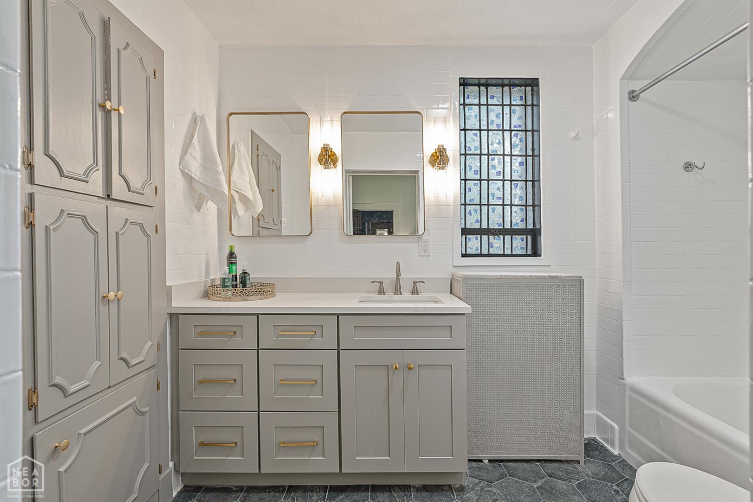 Jonesboro, Arkansas, 72401, United States, 4 Bedrooms Bedrooms, ,3 BathroomsBathrooms,Residential,For Sale,1980700