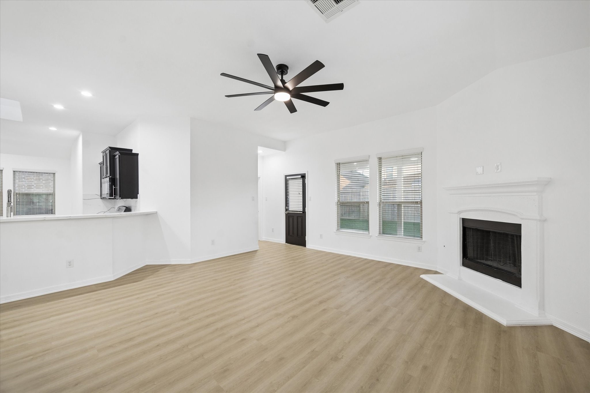  8819 Alicia Drive - 物件實景