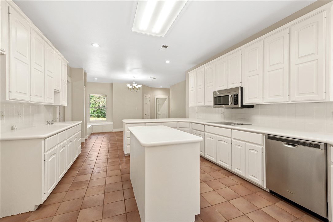 Franklin, Texas, 77856, United States, 4 Bedrooms Bedrooms, ,3 BathroomsBathrooms,Residential,For Sale,2005456