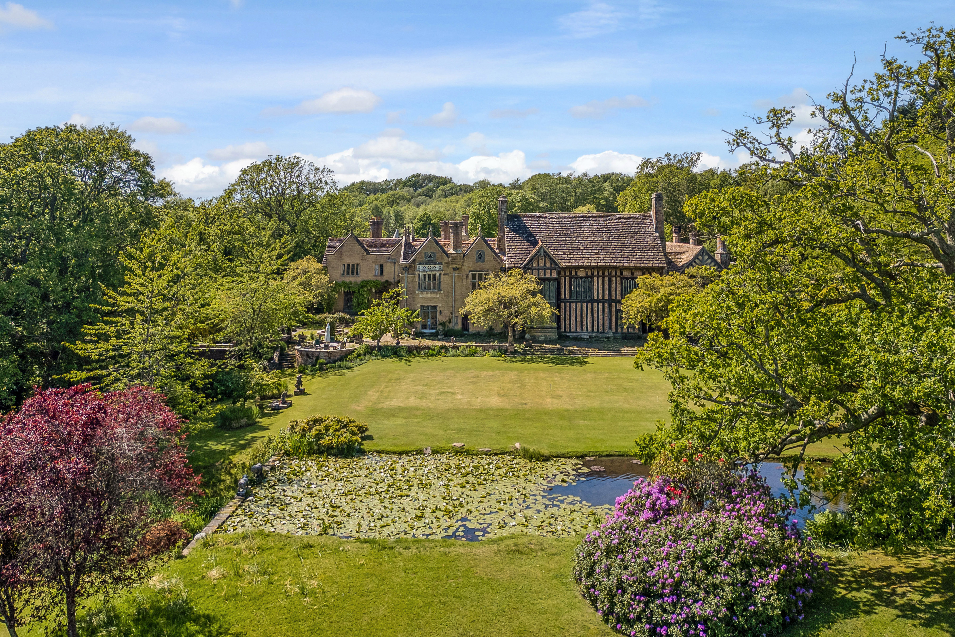  A remarkable manor house surrounded by a moat and 34 acres of private land - 物件實景
