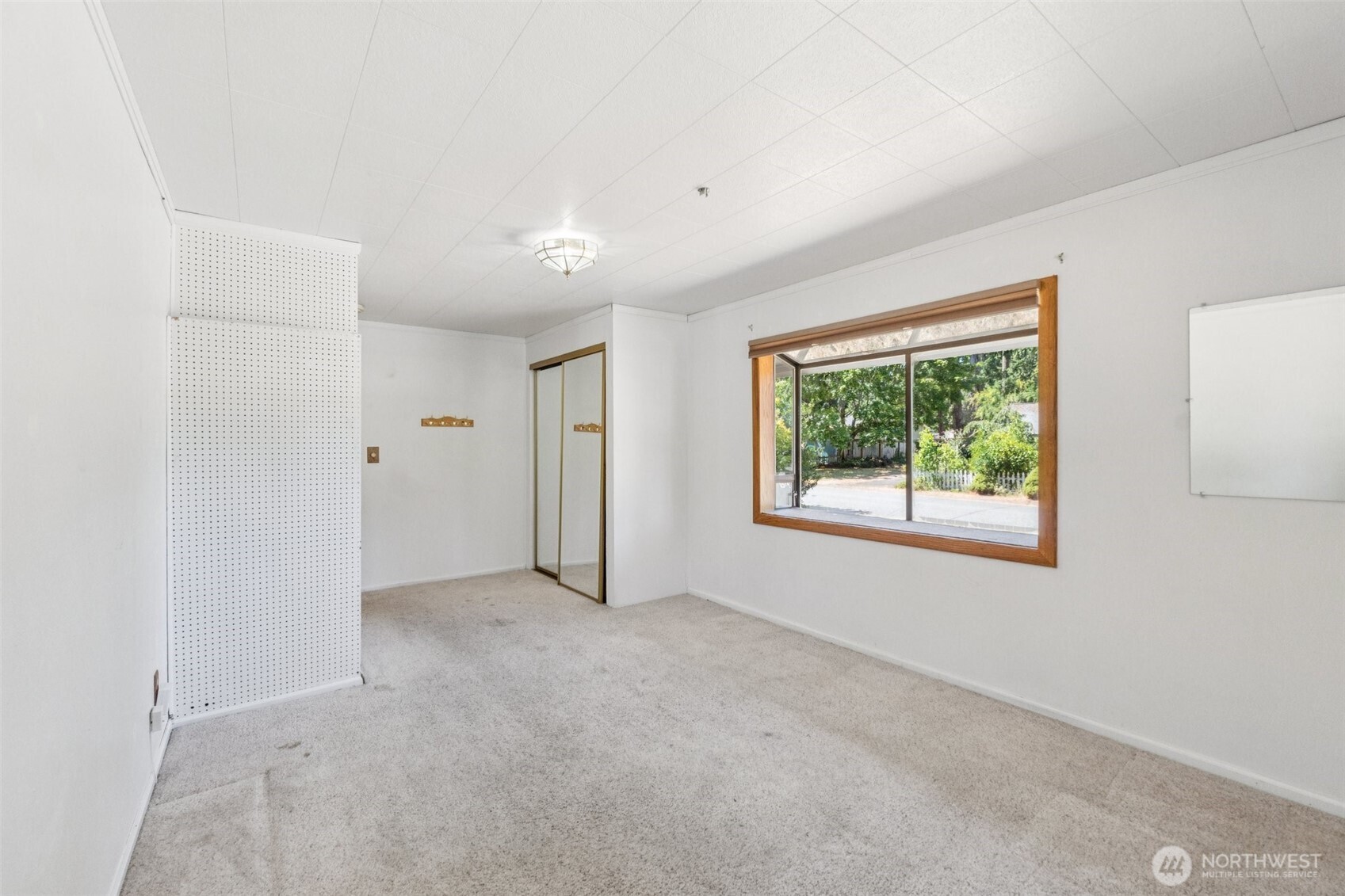 Lynnwood, Washington, 98037, United States, 4 Bedrooms Bedrooms, ,2 BathroomsBathrooms,Residential,For Sale,1904823