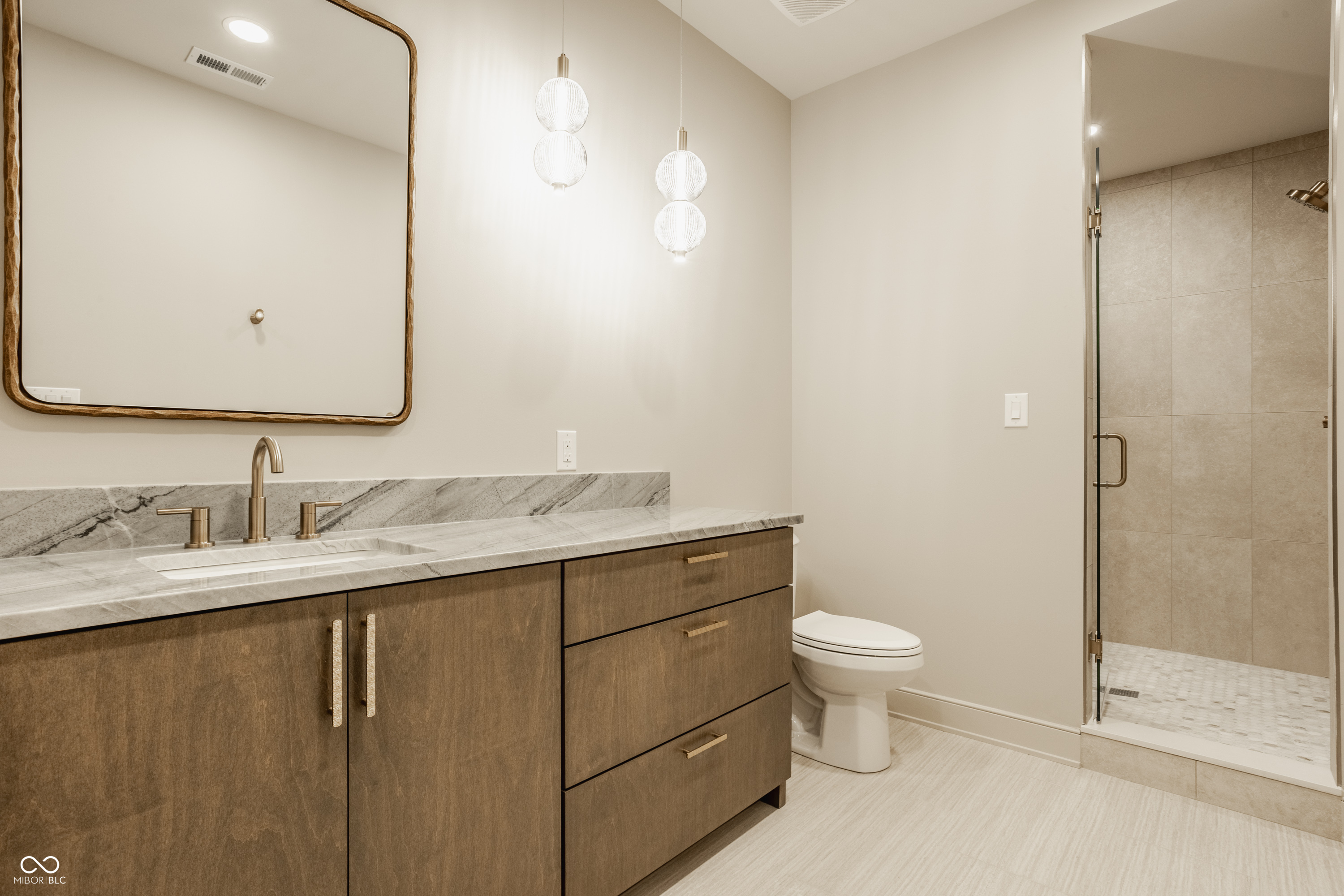 Bargersville, Indiana, 46106, United States, 5 Bedrooms Bedrooms, ,6 BathroomsBathrooms,Residential,For Sale,1977428