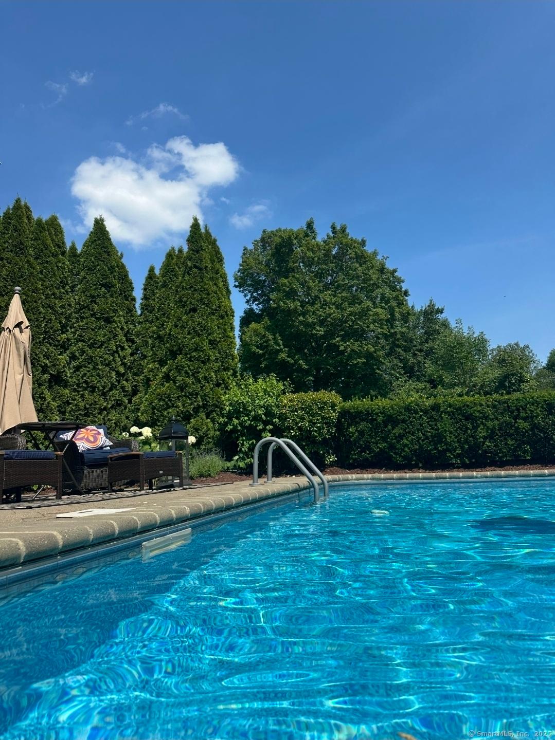 Farmington, Connecticut, 06032, United States, 4 Bedrooms Bedrooms, ,5 BathroomsBathrooms,Residential,For Sale,1979114