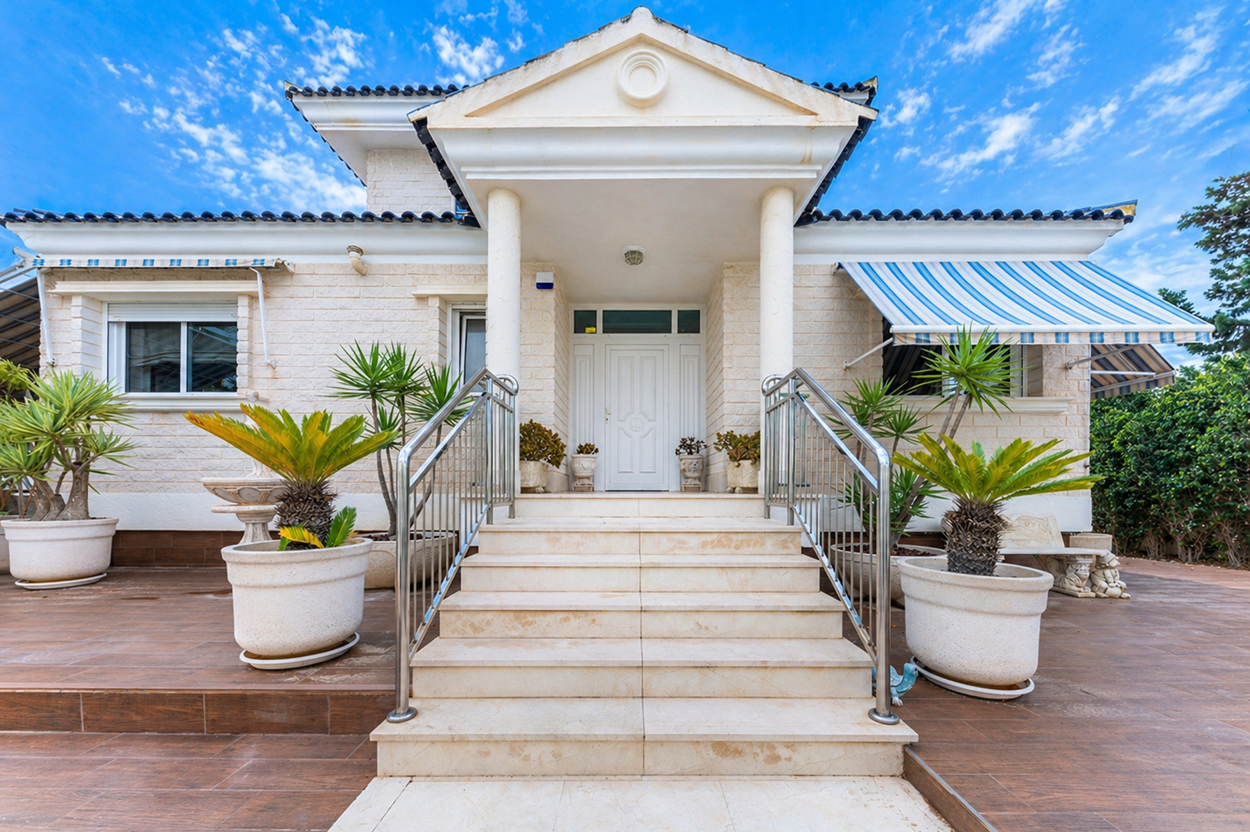  Exceptional luxury villa with direct beach access in Torrevieja. - 物件實景