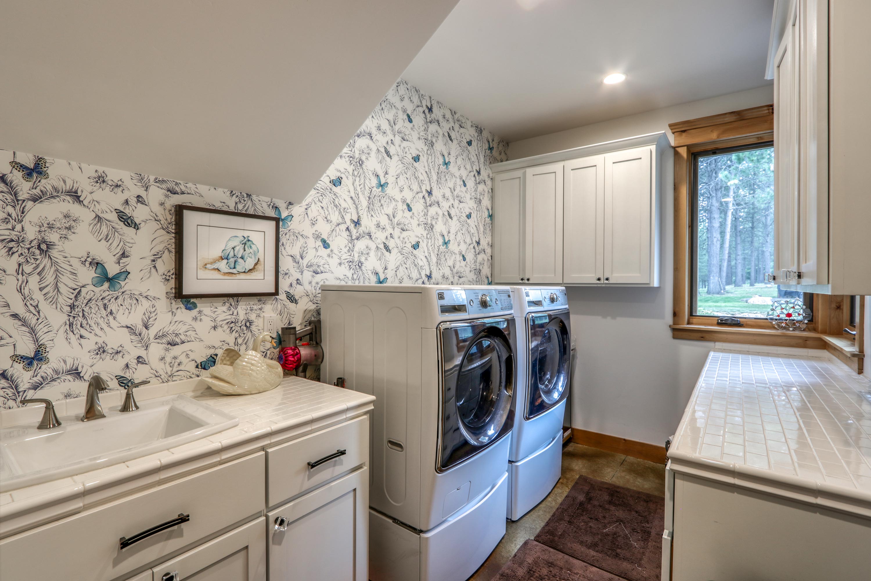 Sandpoint, Idaho, 83864, United States, 2 Bedrooms Bedrooms, ,4 BathroomsBathrooms,Residential,For Sale,1806623
