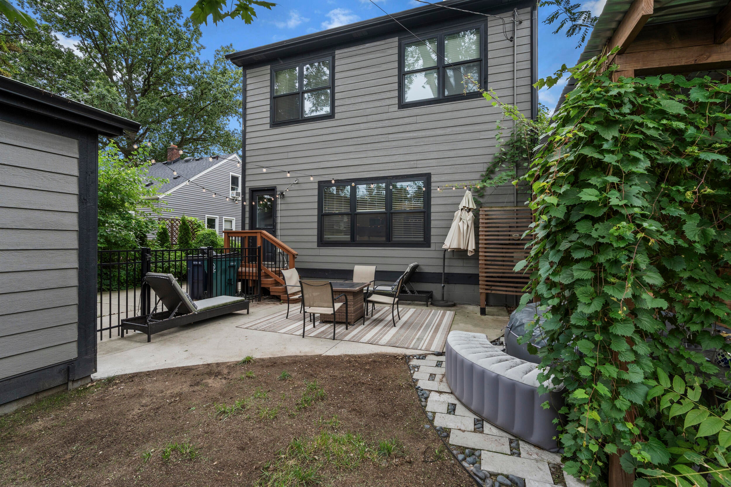 Royal Oak, Michigan, 48067, United States, 3 Bedrooms Bedrooms, ,3 BathroomsBathrooms,Residential,For Sale,1924655