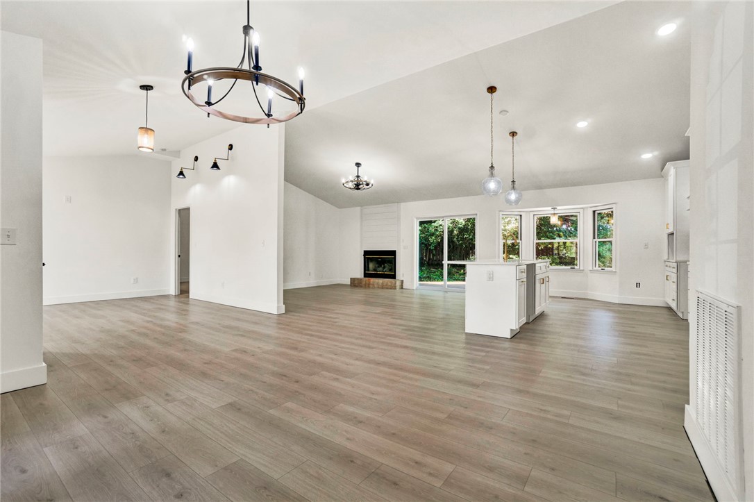 Seneca, South Carolina, 29672, United States, 3 Bedrooms Bedrooms, ,2 BathroomsBathrooms,Residential,For Sale,1913702