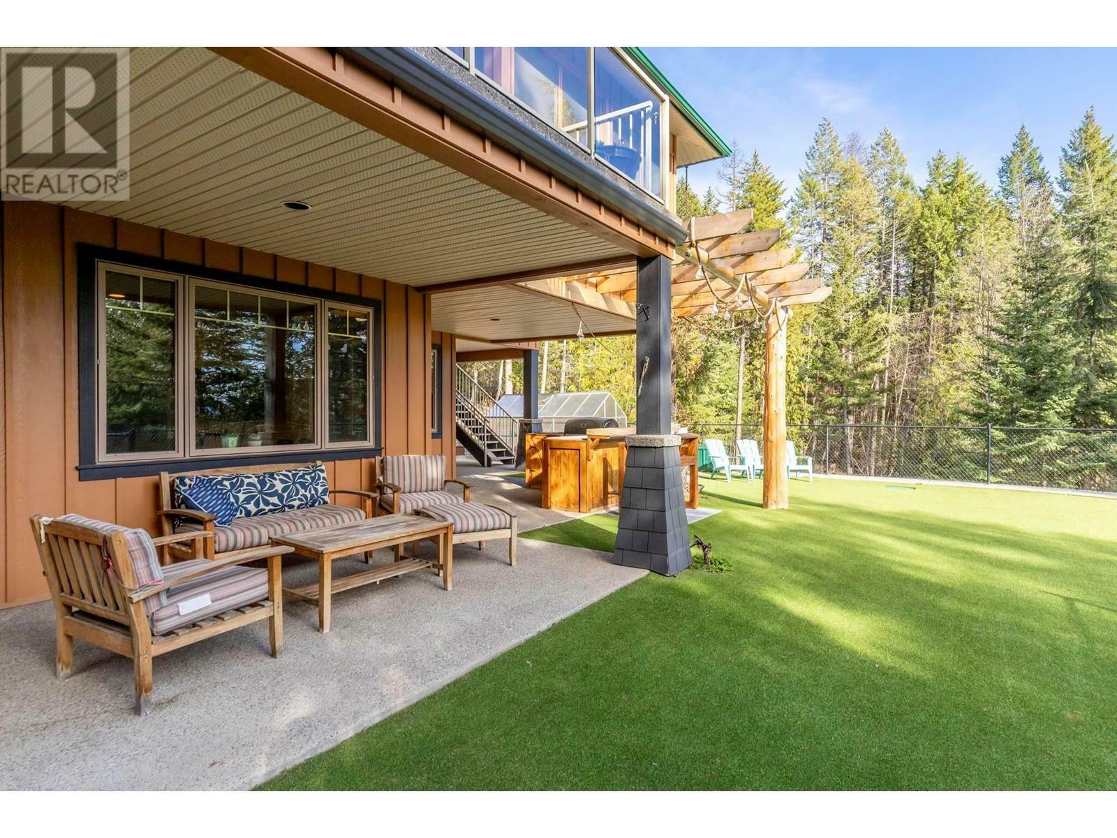 VERNON, British Columbia, V1B 3M9, CA, 4 Bedrooms Bedrooms, ,3 BathroomsBathrooms,Residential,For Sale,1836921