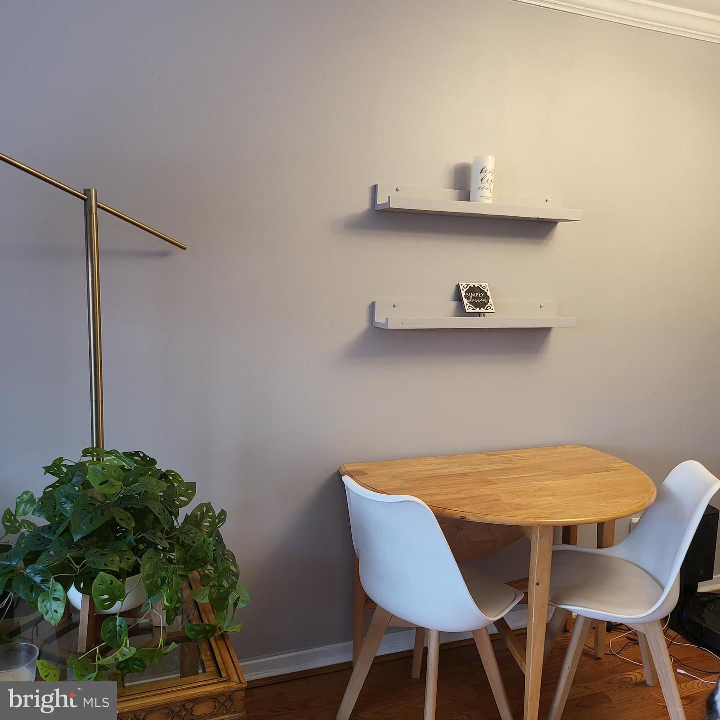 Alexandria, Virginia, 22305, United States, 2 Bedrooms Bedrooms, ,1 BathroomBathrooms,Residential,For Sale,1927312
