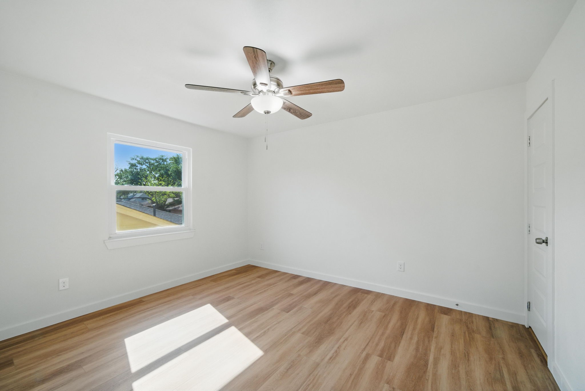  9711 Derrik Drive - 物件實景