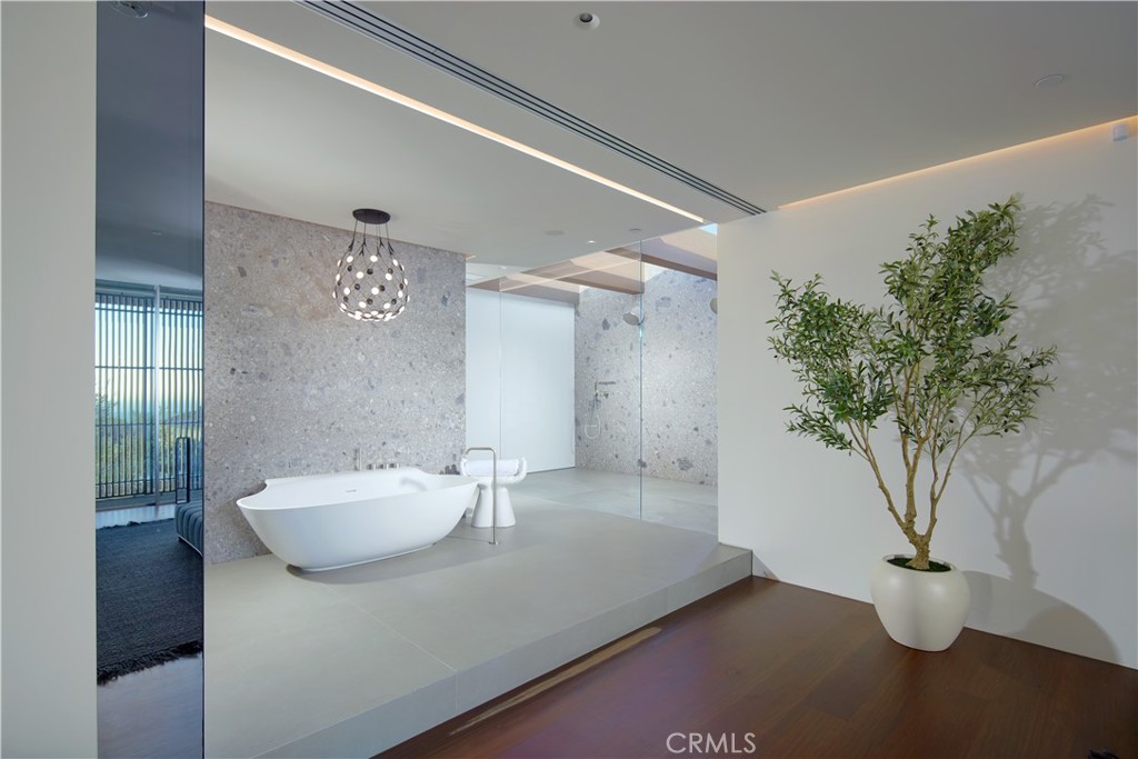 Laguna Beach, California, 92651, United States, 4 Bedrooms Bedrooms, ,6 BathroomsBathrooms,Residential,For Sale,1988252