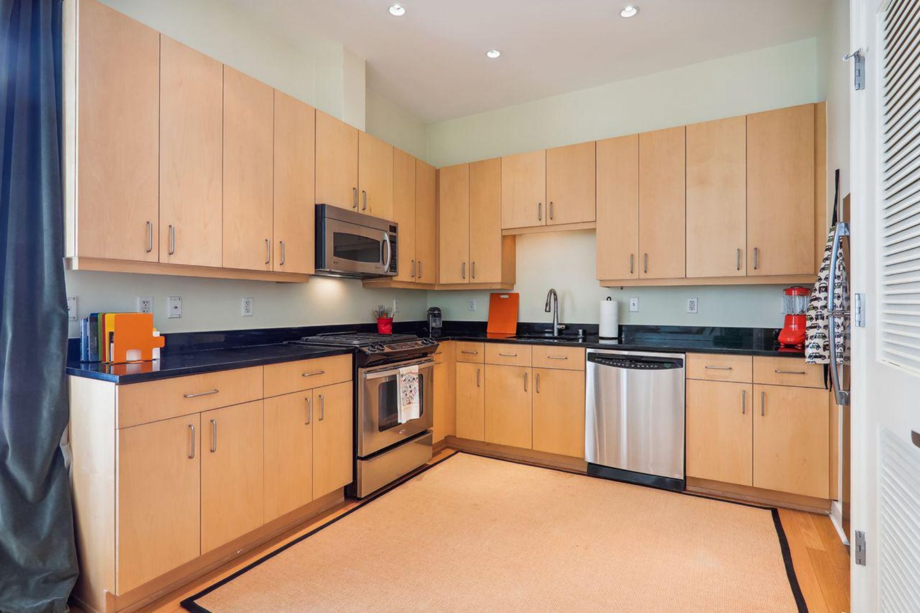  675 E E Street NW, Washington, DC, 20004 - 物件實景