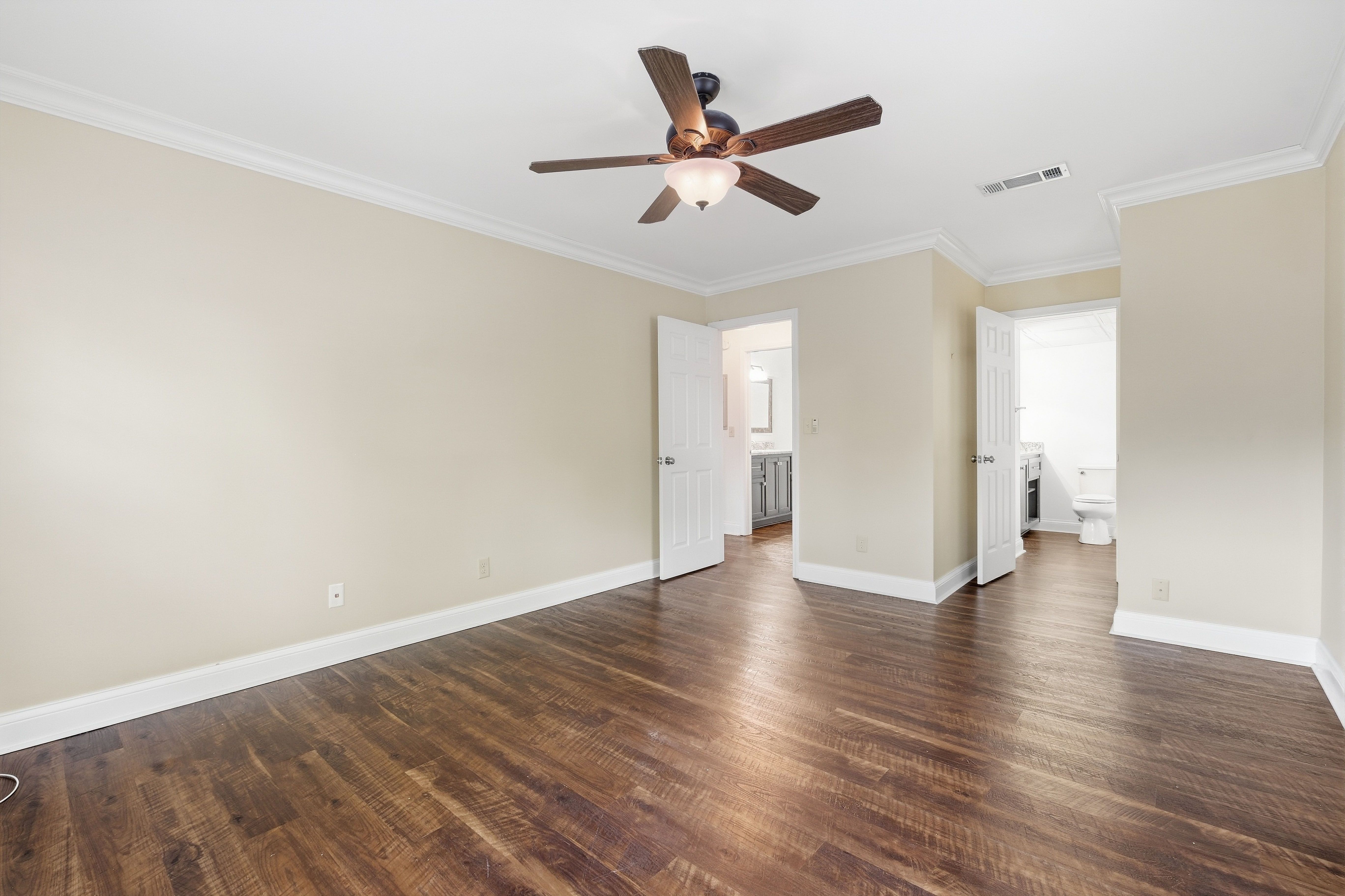  4708 Weybridge Gardens, 104, Louisville, KY 40207 - 物件實景