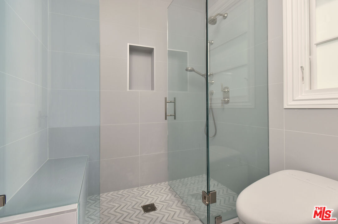 Santa Monica, California, 90402, United States, 5 Bedrooms Bedrooms, ,7 BathroomsBathrooms,Residential,For Sale,1838170