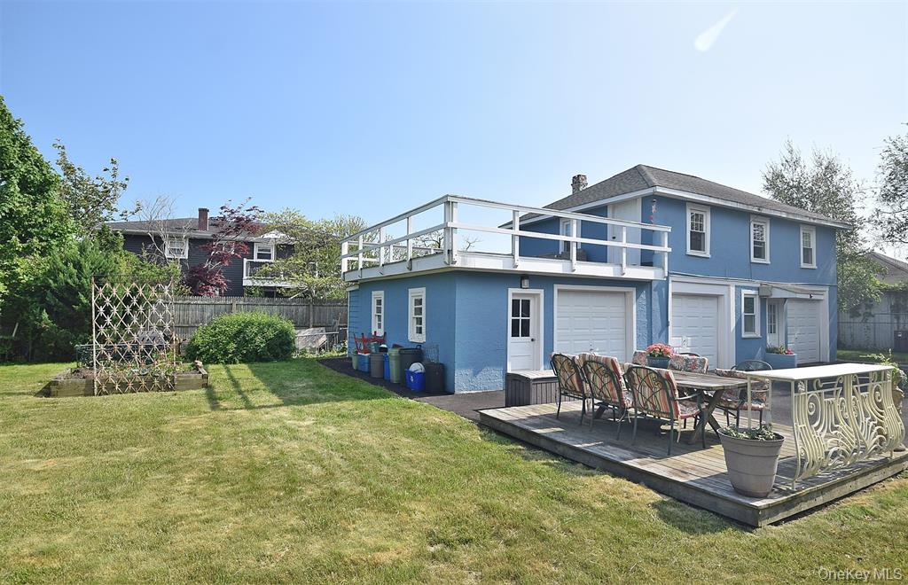 Lindenhurst, New York, 11757, United States, 5 Bedrooms Bedrooms, ,3 BathroomsBathrooms,Residential,For Sale,2049056