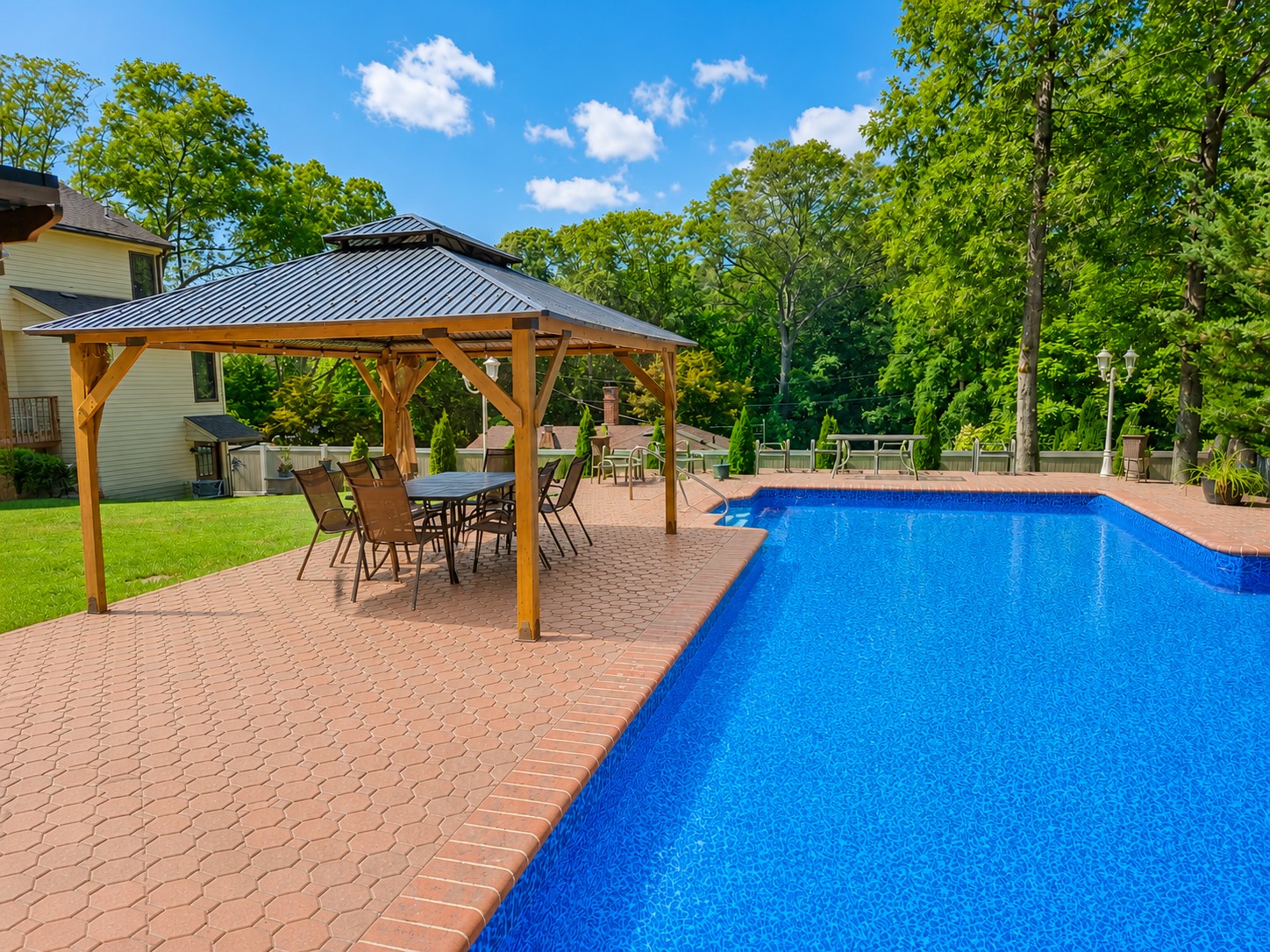 Middle Island, New York, 11953, United States, 4 Bedrooms Bedrooms, ,4 BathroomsBathrooms,Residential,For Sale,2049194