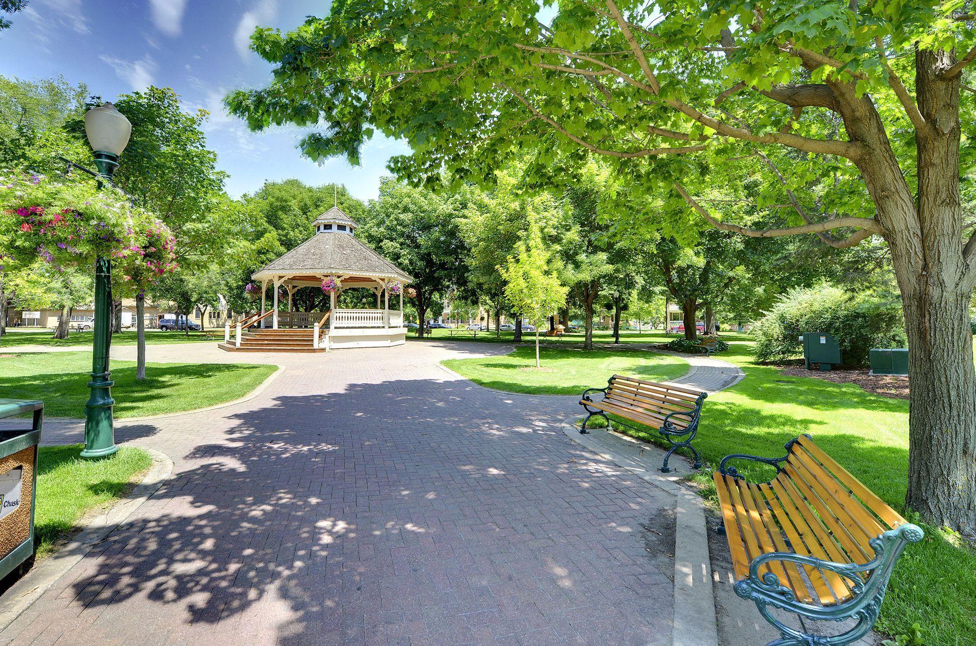 Chaska, Minnesota, 55318, United States, 5 Bedrooms Bedrooms, ,3 BathroomsBathrooms,Residential,For Sale,1907432
