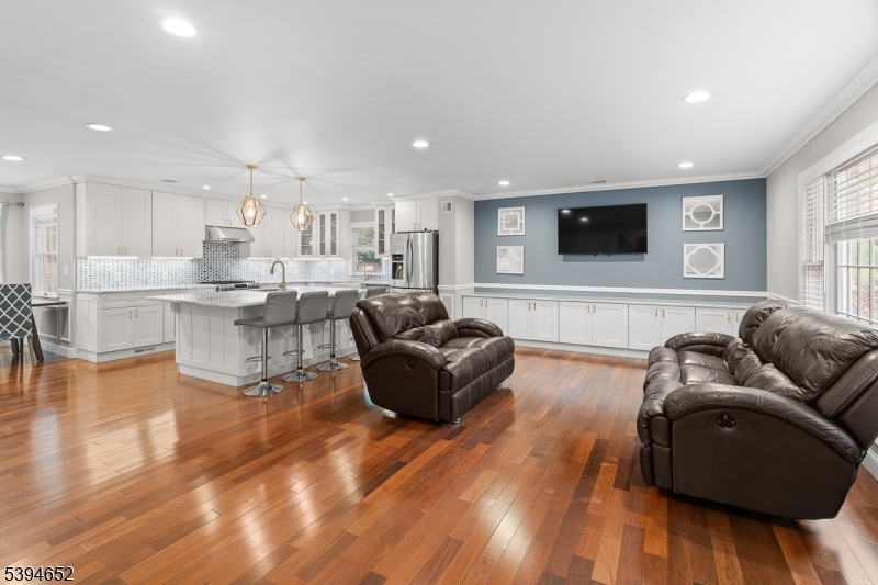 Warren Twp., New Jersey, 07059, United States, 4 Bedrooms Bedrooms, ,4 BathroomsBathrooms,Residential,For Sale,1988367