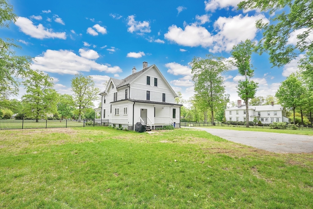 Longmeadow, Massachusetts, 01106, United States, 5 Bedrooms Bedrooms, ,2 BathroomsBathrooms,Residential,For Sale,1819173