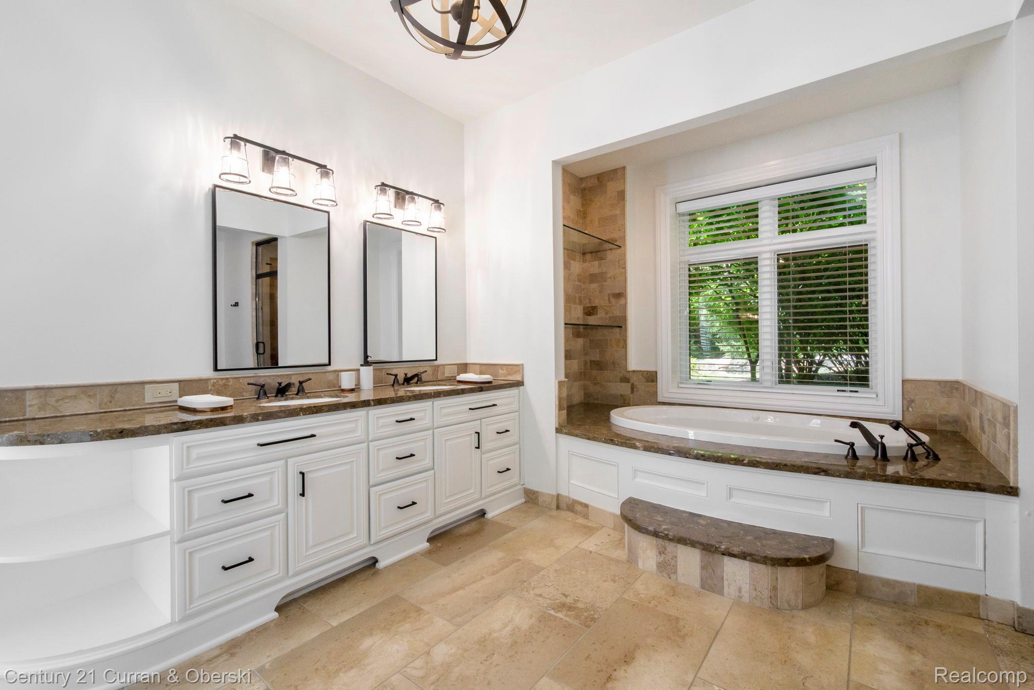South Lyon, Michigan, 48178, United States, 6 Bedrooms Bedrooms, ,8 BathroomsBathrooms,Residential,For Sale,1914337