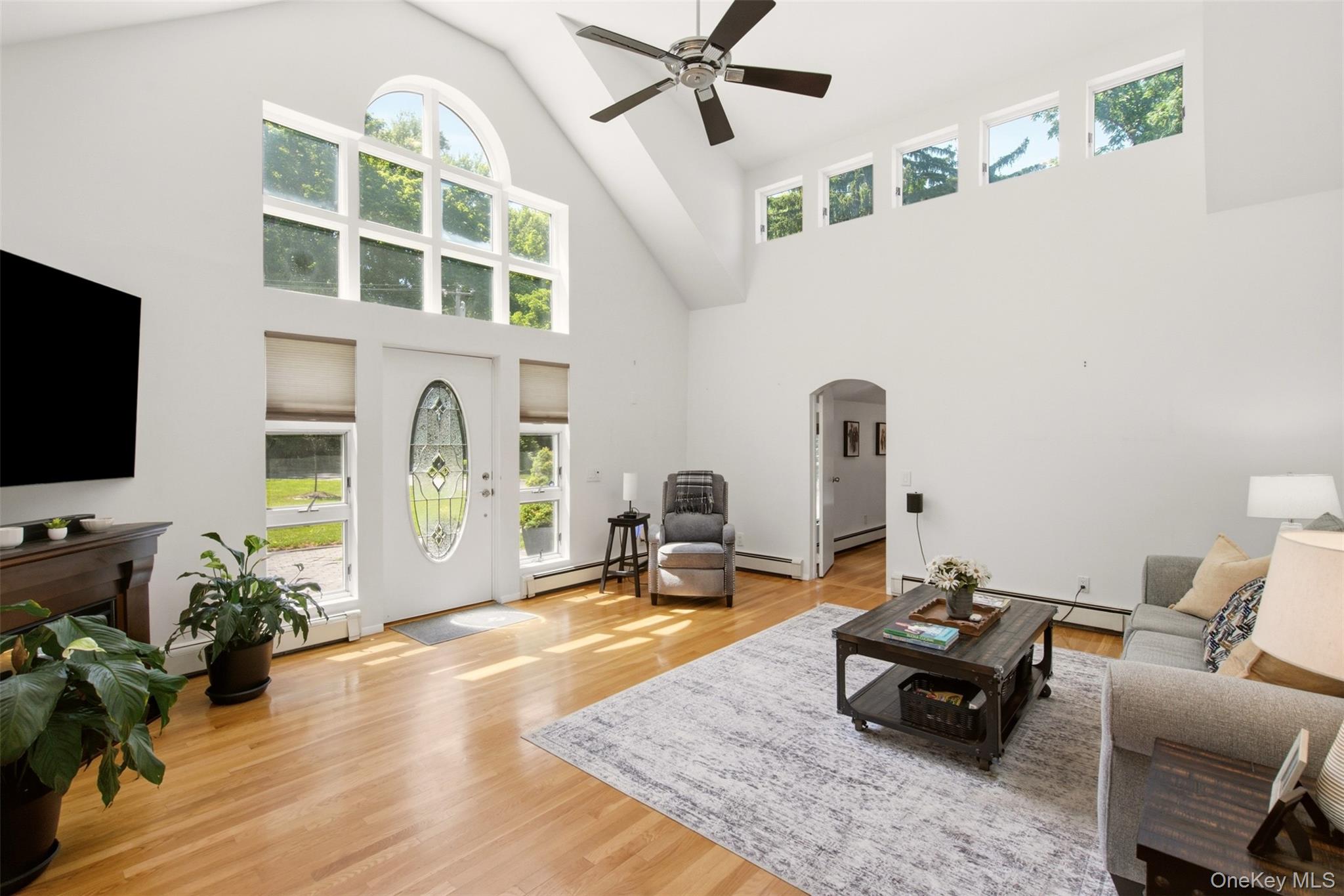  355 Bread And Cheese Hollow Road, Northport, NY, 11768 - 物件實景