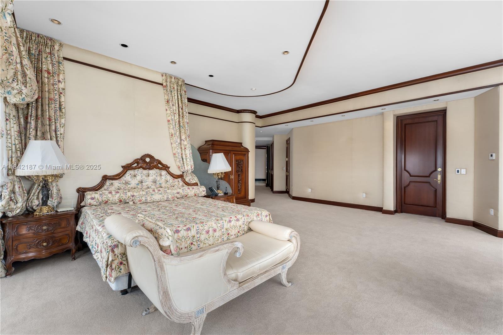 Miami Beach, Florida, 33140, United States, 4 Bedrooms Bedrooms, ,7 BathroomsBathrooms,Residential,For Sale,1895466