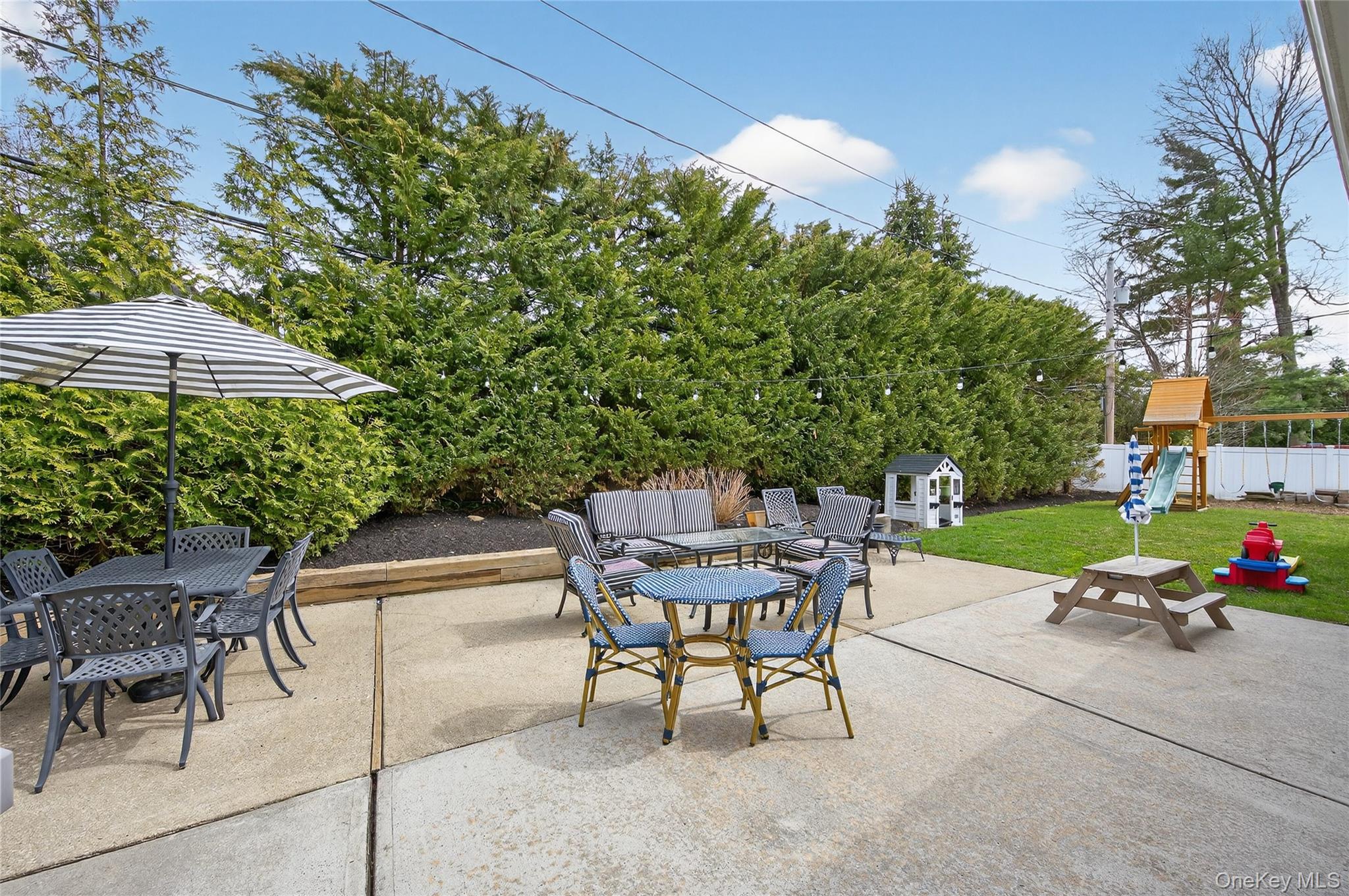  21 Roosevelt Drive, East Norwich, NY, 11732 - 物件實景