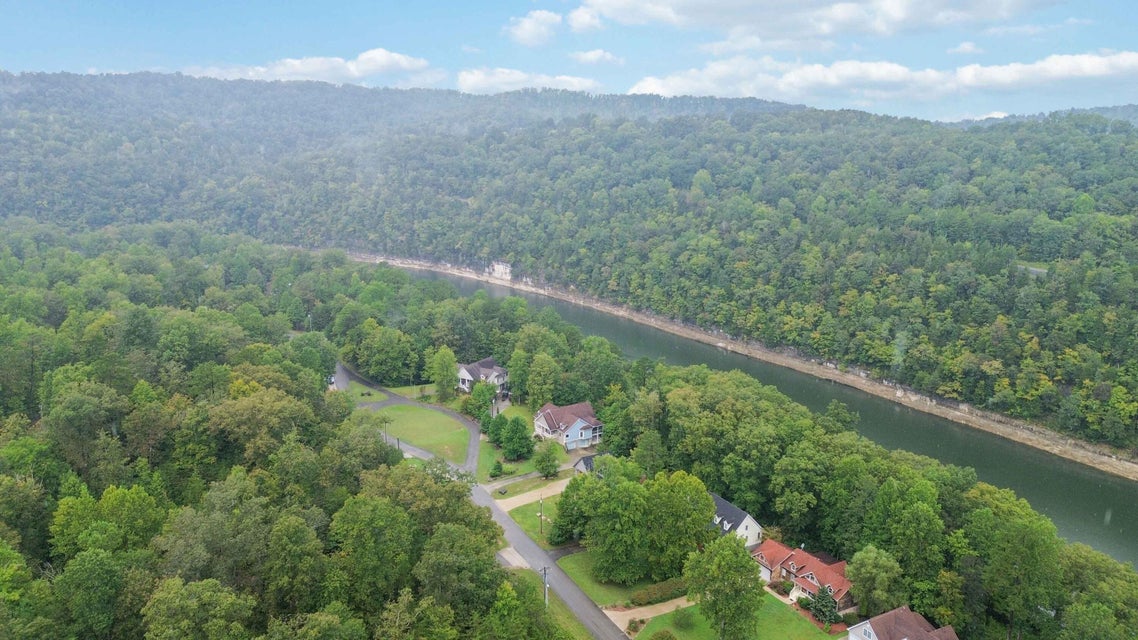 Burnside, Kentucky, 42519, United States, 5 Bedrooms Bedrooms, ,4 BathroomsBathrooms,Residential,For Sale,1978974