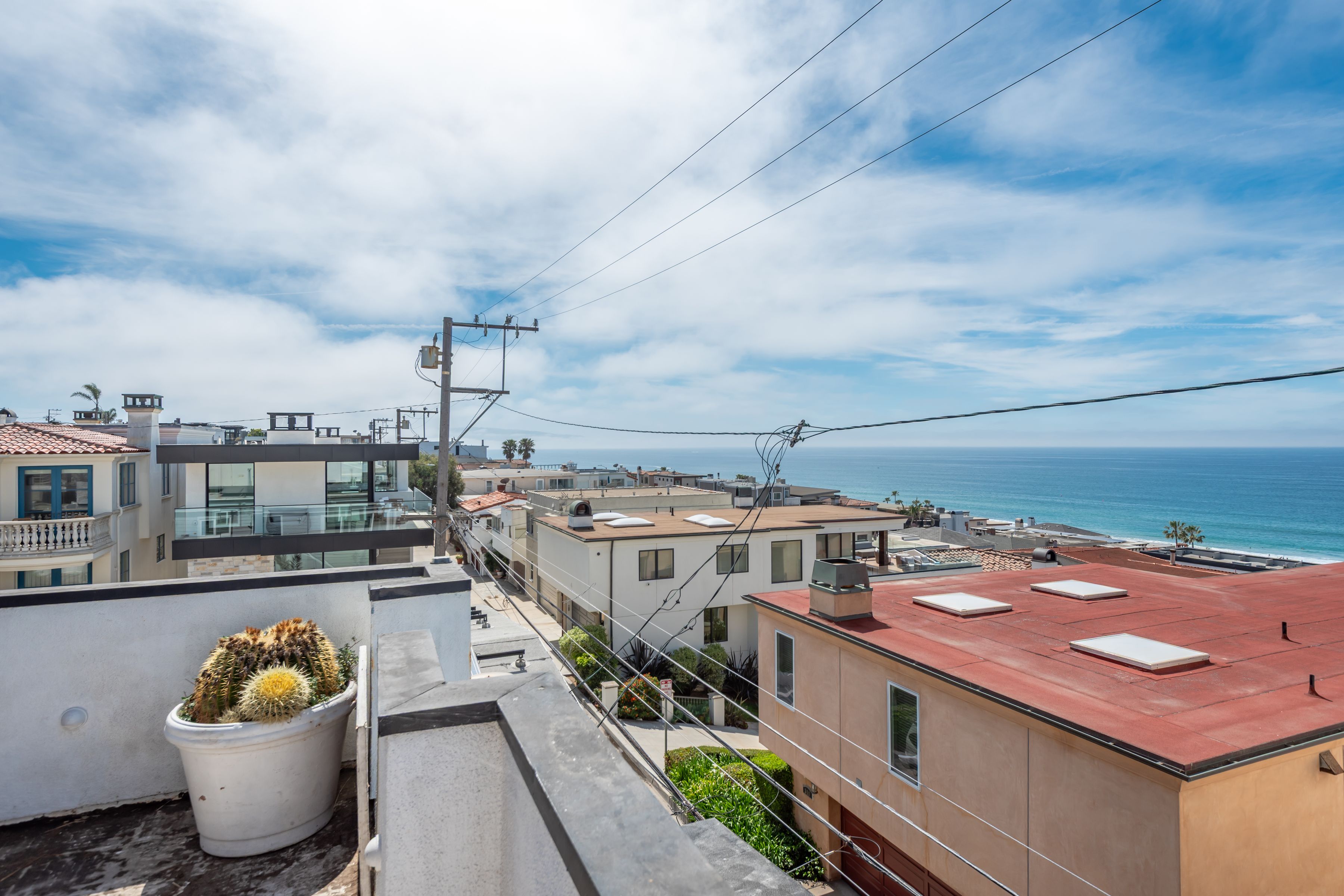  3204 Crest Drive - 物件實景